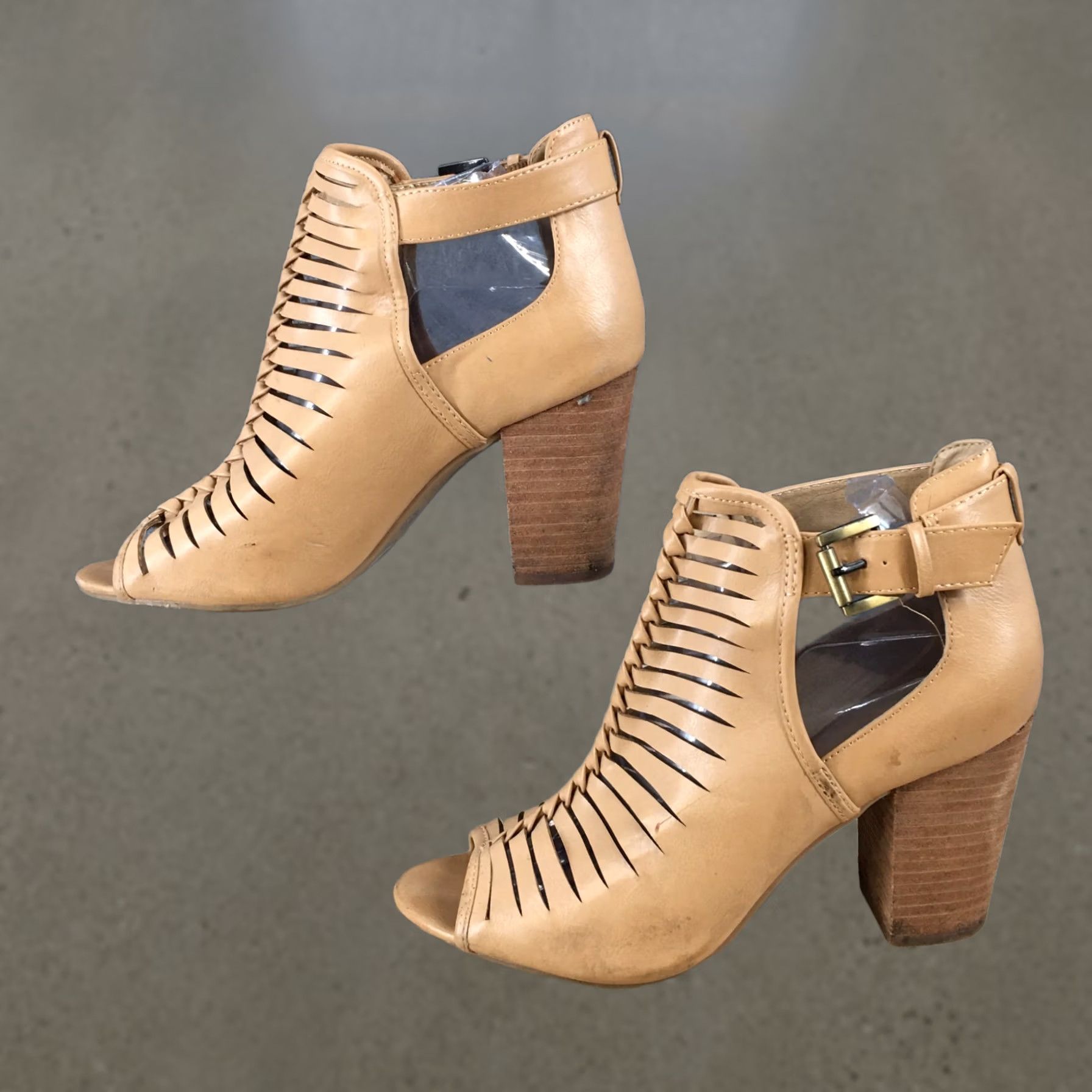 Chinese Laundry Chinese Laundry Boots Womens 8.5 M Block Heels Peep Toe Cutout Bootie Brown Boots Women 8.5 M Brown Block Heel Peep Toe Cutout Casual Shoe Size US 9 / IT 39 - 1 Thumbnail
