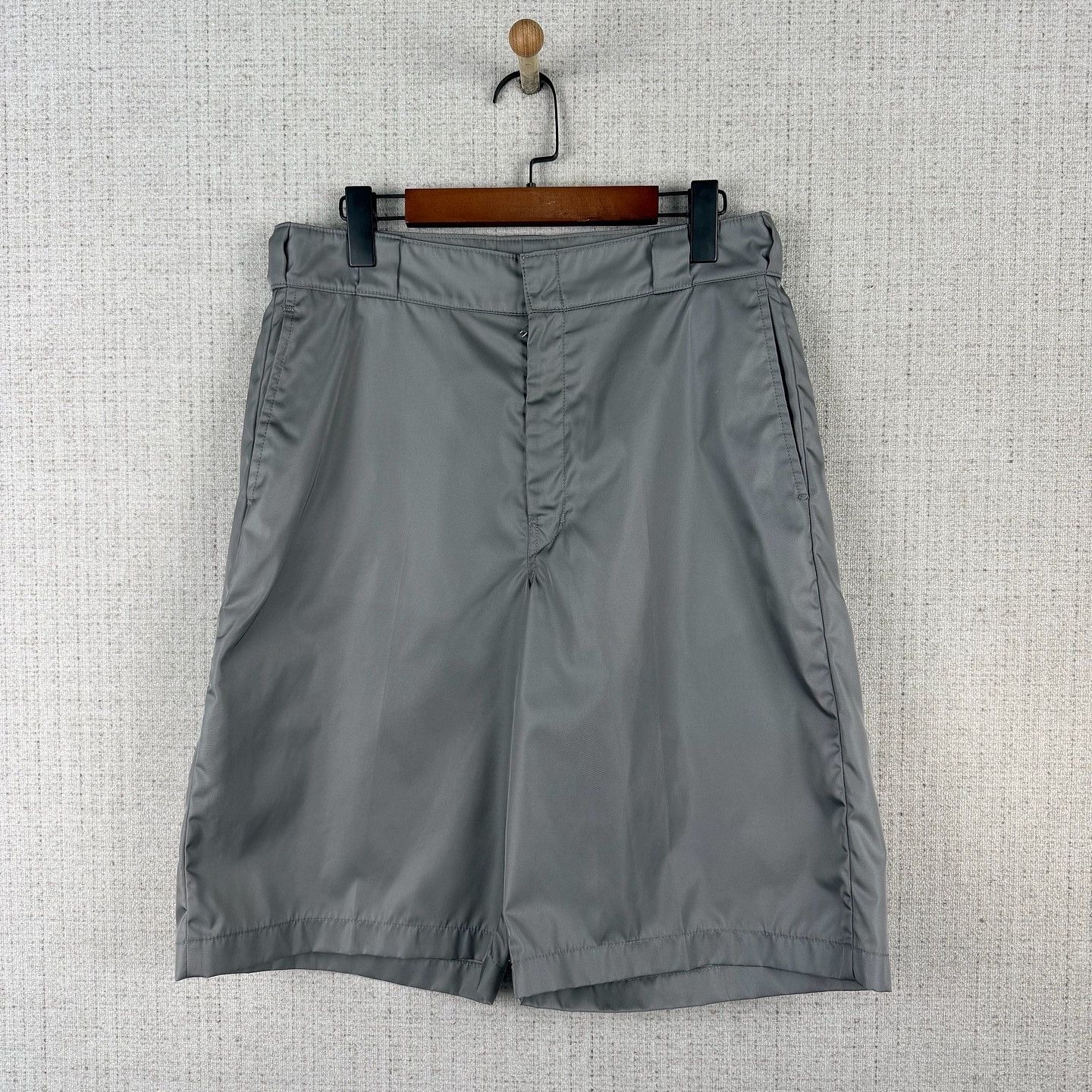 Prada Prada Re-Nylon Shorts Size 46 Size US 30 / EU 46 - 1 Thumbnail