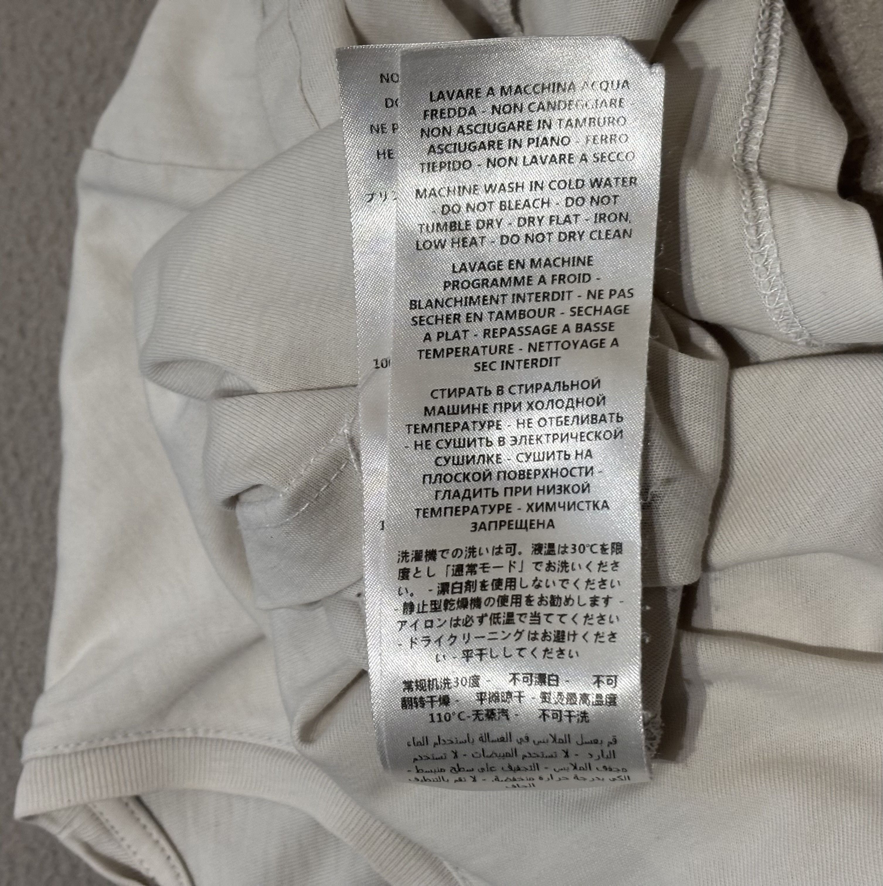 Alexander McQueen Alexander McQueen T-shirt Size. XS Size XS / US 0-2 / IT 36-38 - 17 Thumbnail