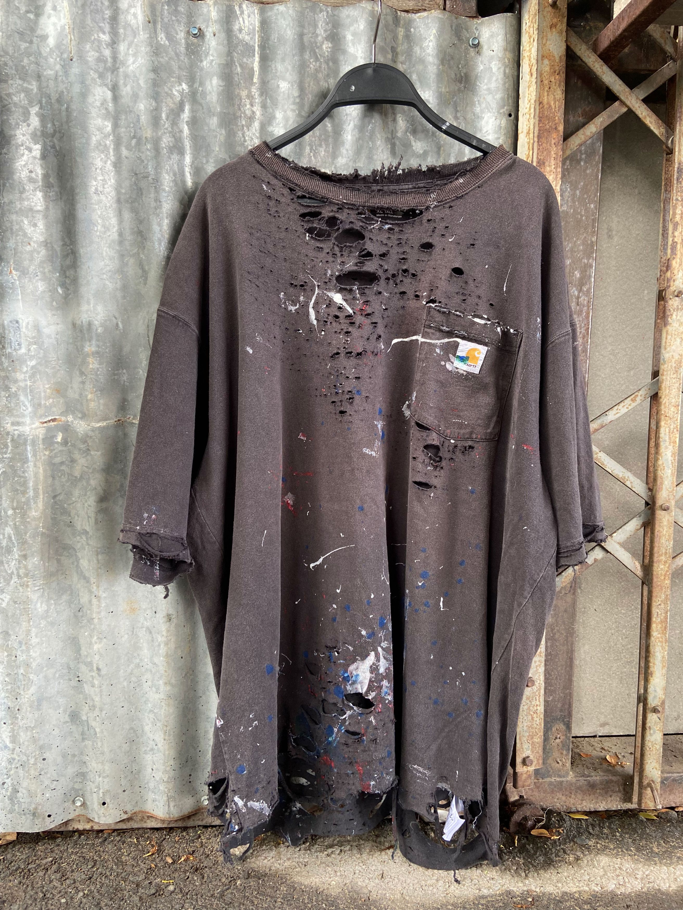 image of Carhartt T-Shirt Sun Fade Thrashed Distressed Pocket in Mix, Men's