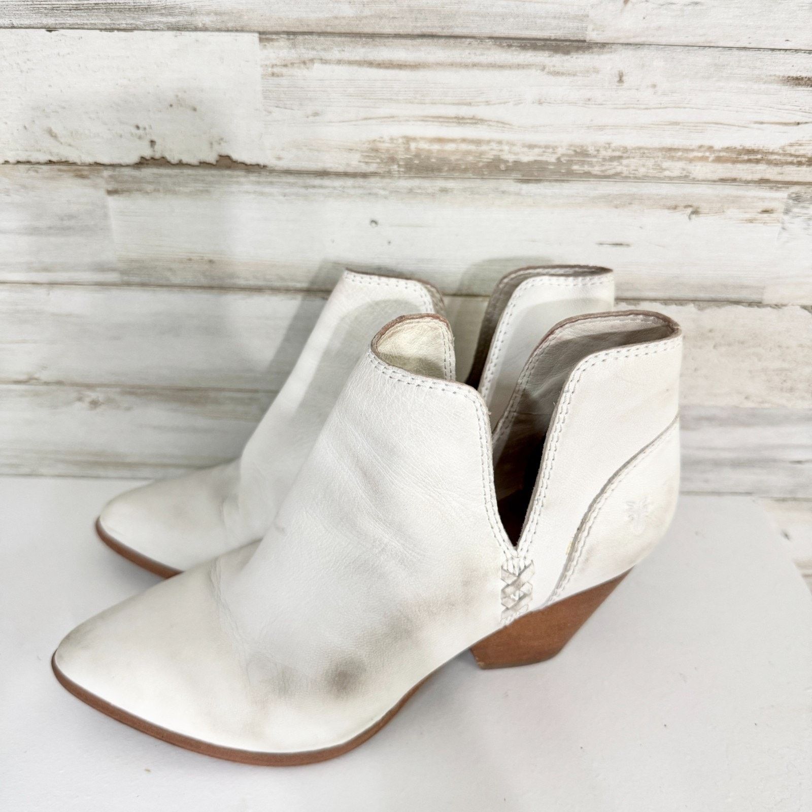 Frye Frye Shoes Size 6M Cream Leather Ankle Bootie Boots Shootie Size US 6 / IT 36 - 9 Thumbnail