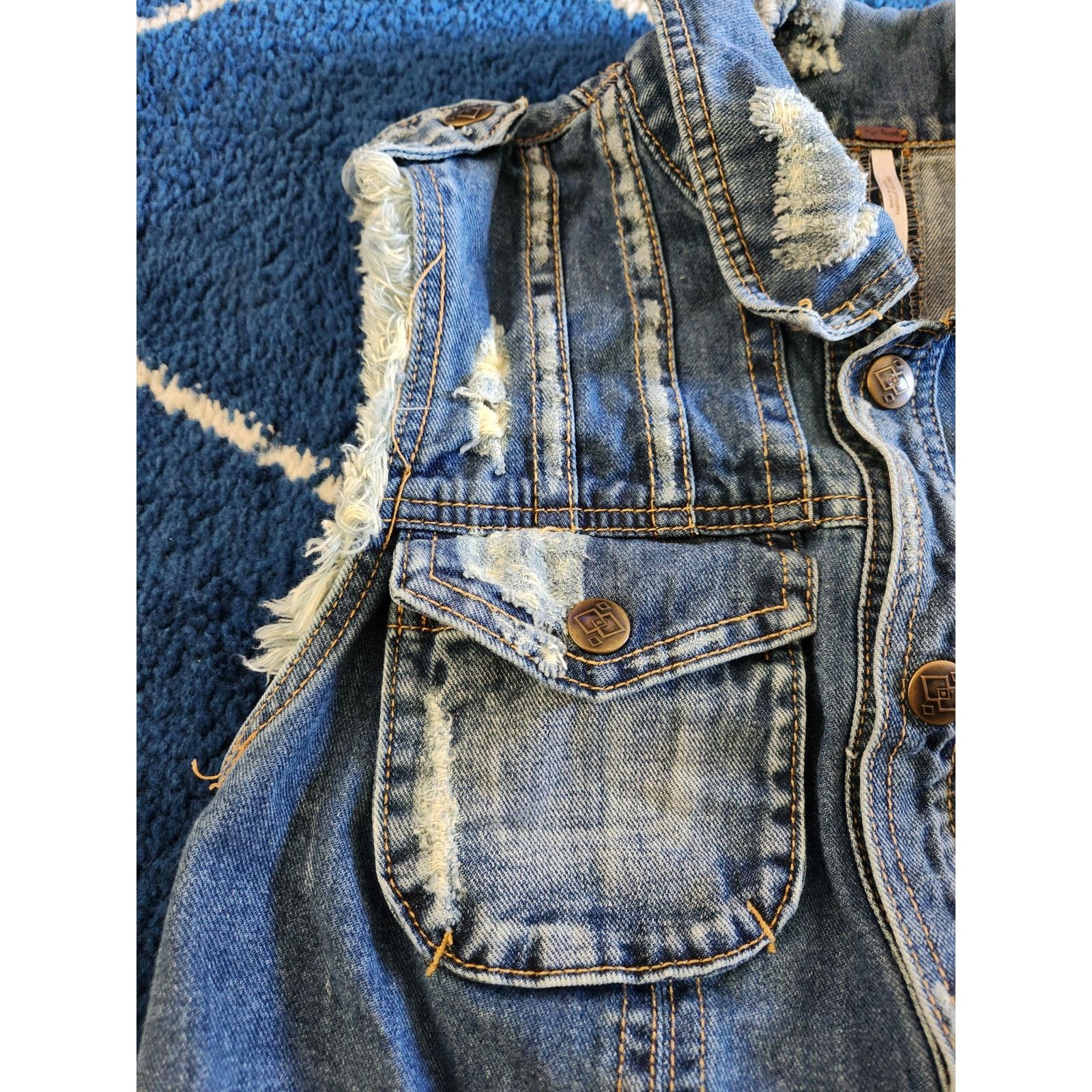 Free People Free People Women's Crochet Denim Destressed Vest -Medium Size M / US 6-8 / IT 42-44 - 5 Thumbnail