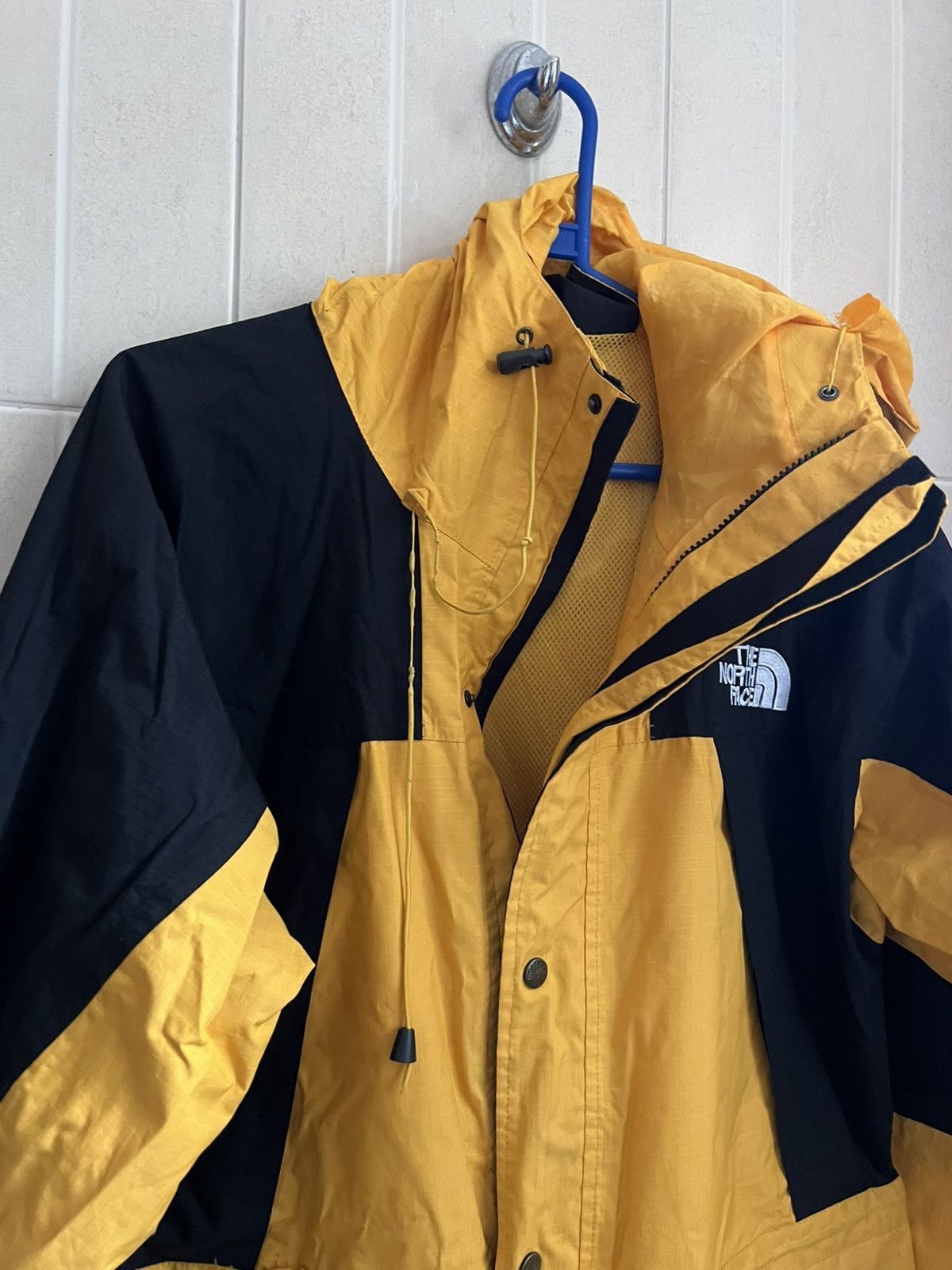 The North Face Vintage North Face Gore Tex Pale Yellow Jacket Size US M / EU 48-50 / 2 - 7 Thumbnail