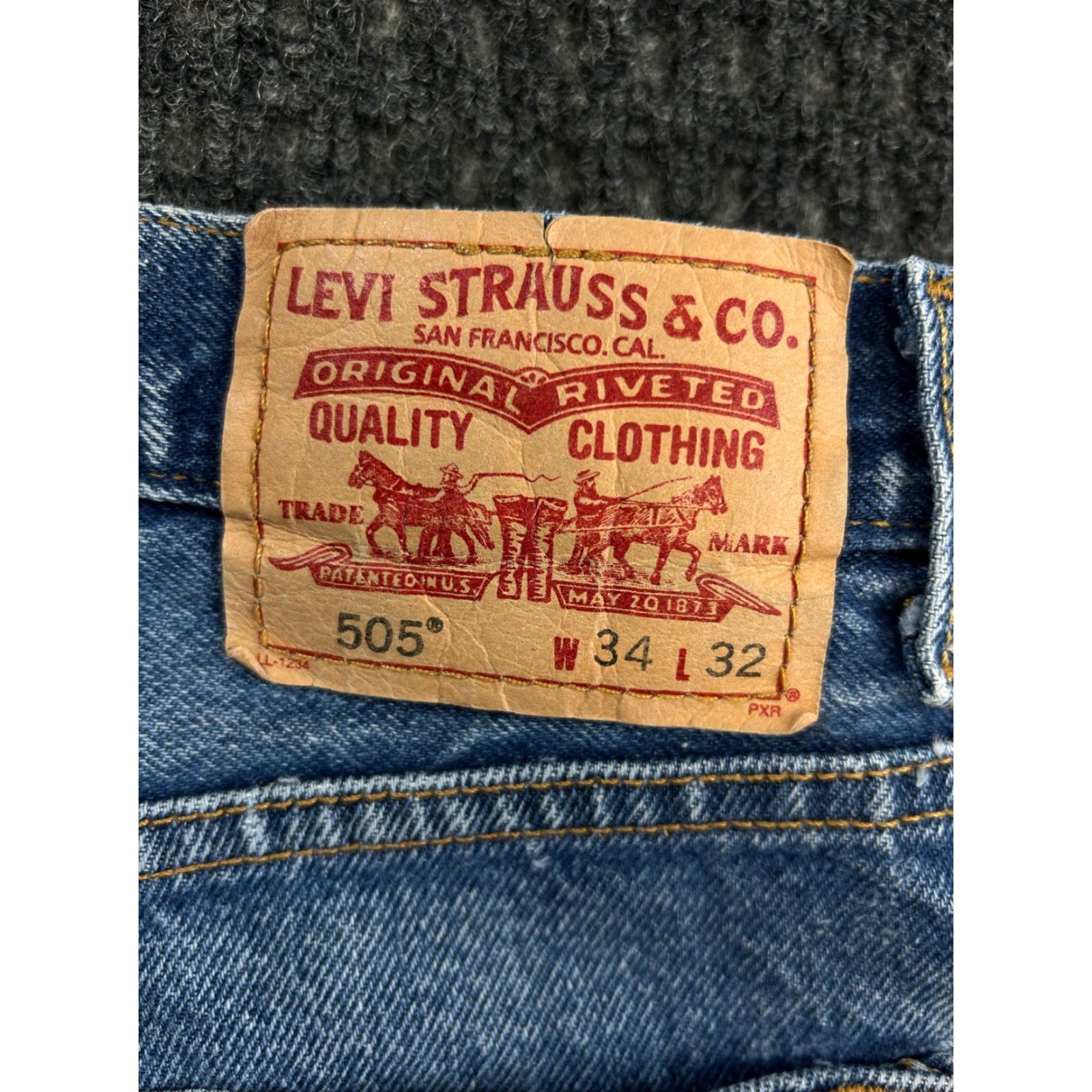 Levi's VINTAGE Levi’s 505 Jeans Straight Regul ar Fit 34 x 32 Blue Denim 5-Pocket Distressed Men Jeans 80s 90s Biker Rock Hip Hop USA 34 Mens Size US 34 / EU 50 - 5 Thumbnail