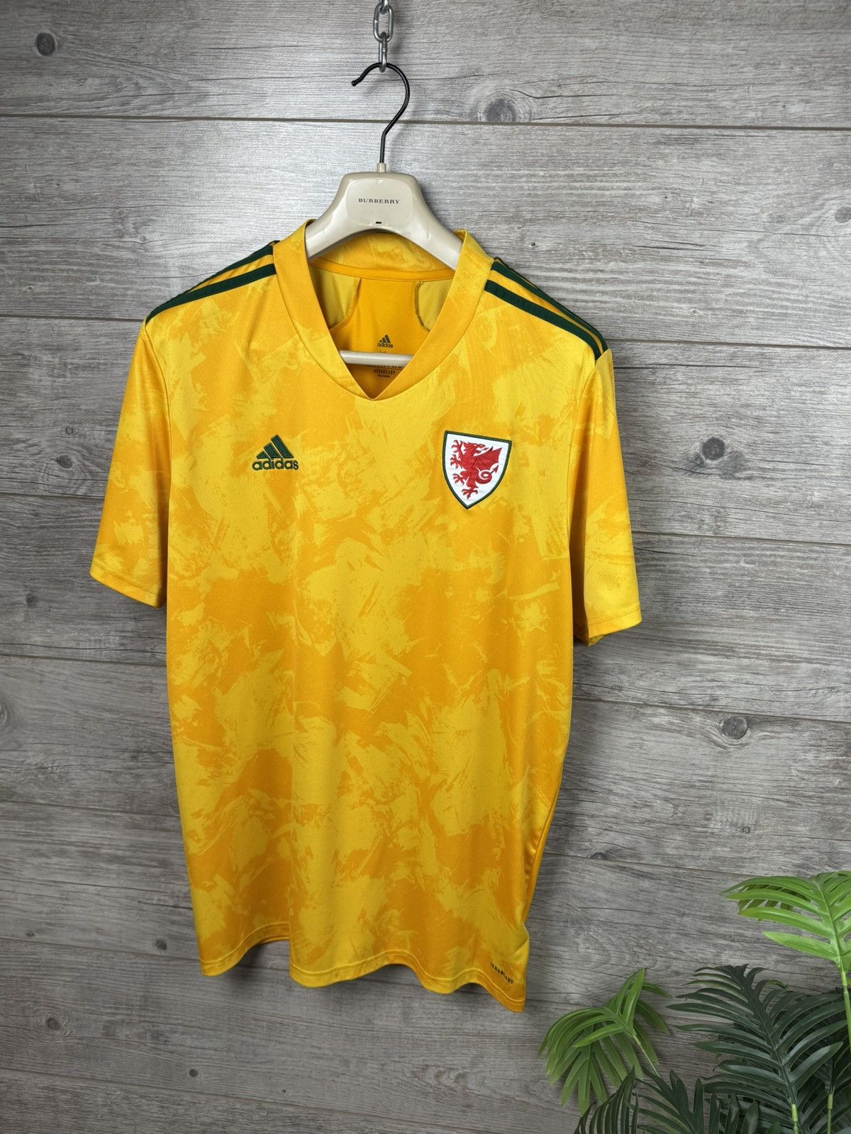 Adidas ADIDAS WALES NATIONALS AWAY 2020/2021 SOCCER JERSEY FOOTBALL Size US XL / EU 56 / 4 - 4 Thumbnail