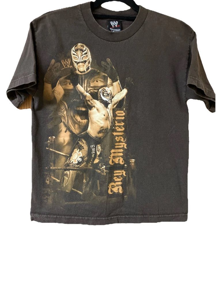 Vintage RARE WWE VTG Y2K WRESTLING Rey Mysterio T-Shirt L Brown Fade Size US L / EU 52-54 / 3 - 1 Thumbnail