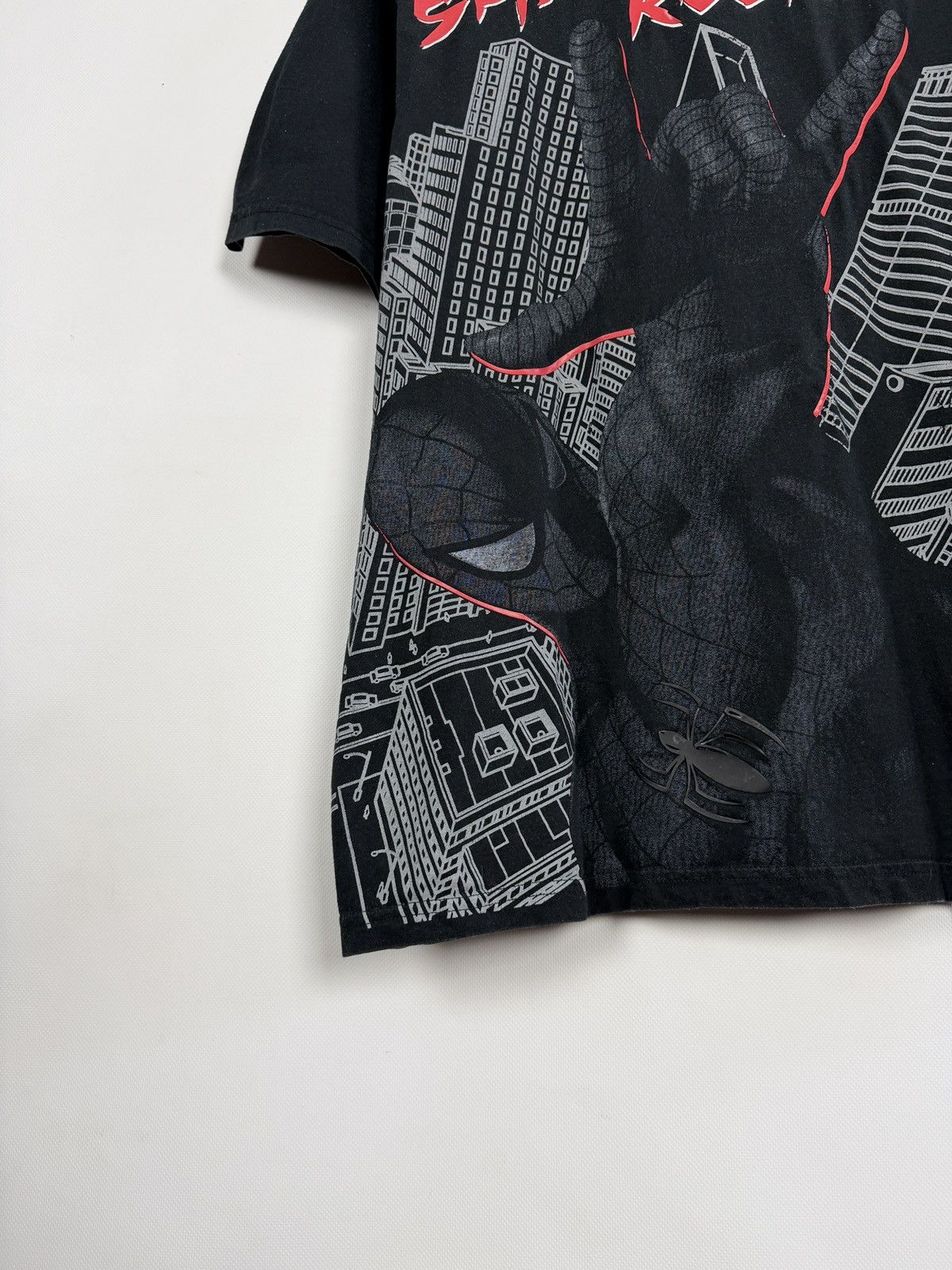 Marvel Comics Spider Man Rocks Marvel Graphic T-Shirt Big Print Comic Tee Size US XL / EU 56 / 4 - 4 Thumbnail