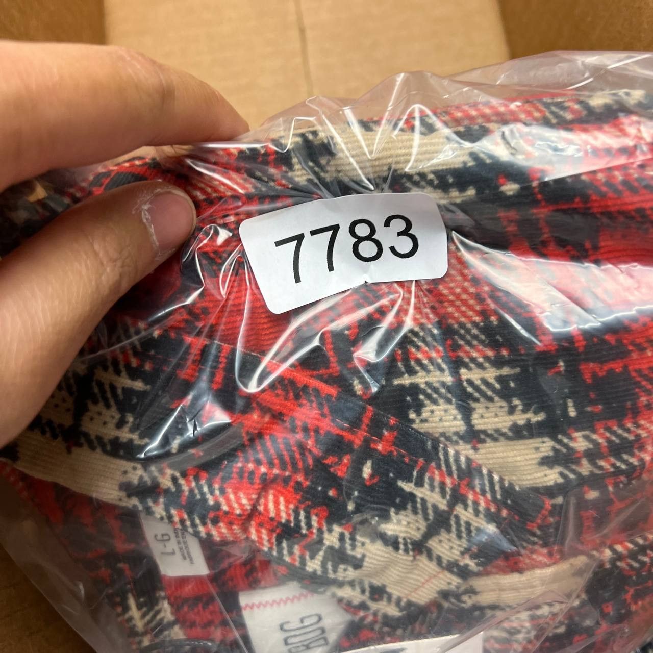 Bdg BDG Shirt Mens Red Large Plaid Corduroy Button Down Size US L / EU 52-54 / 3 - 9 Thumbnail