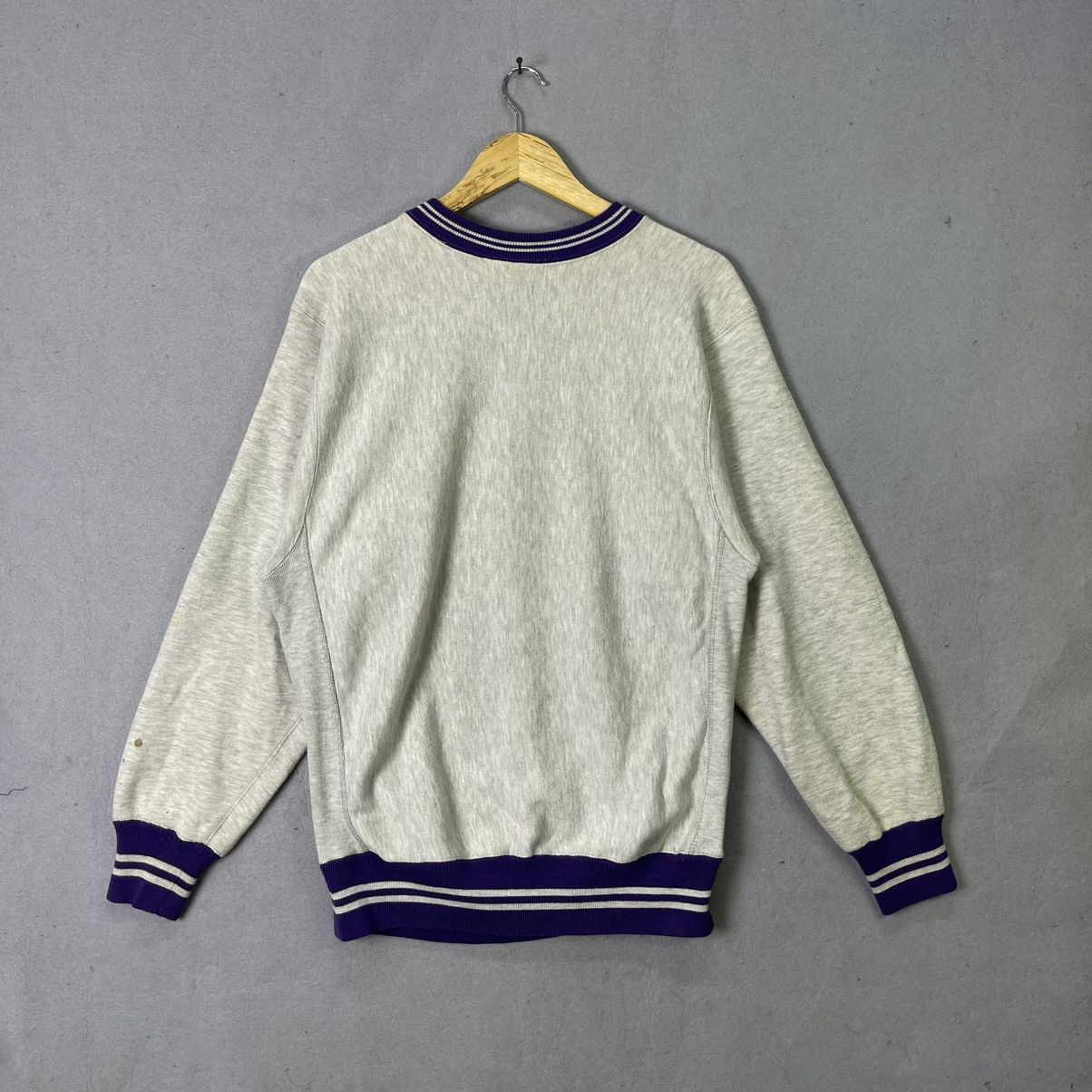 Champion Vintage 90s Champion Reverse Weave Script Crewneck Size US L / EU 52-54 / 3 - 7 Thumbnail
