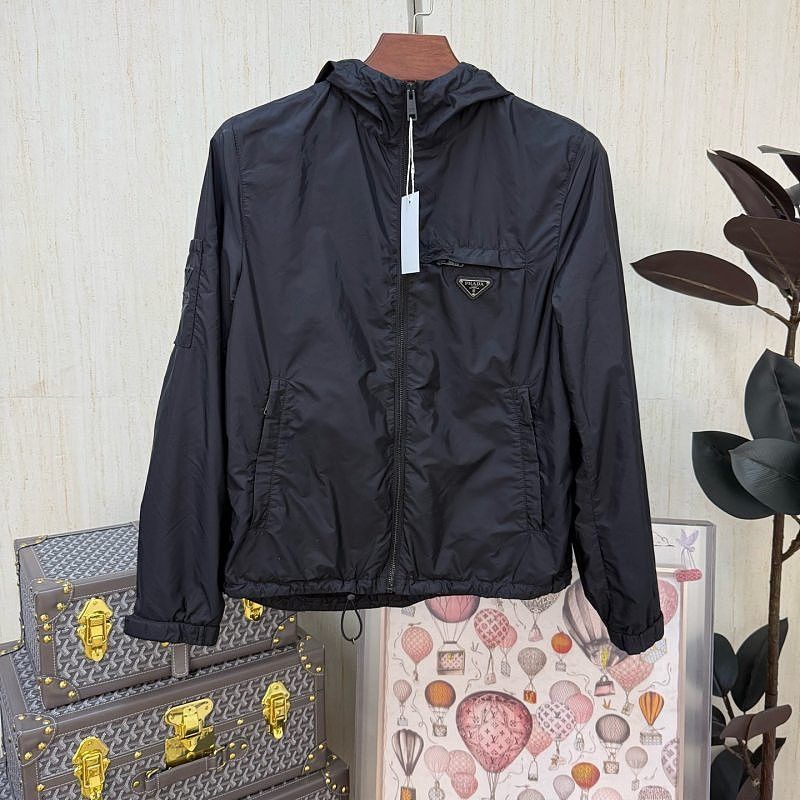 Prada Prada Logo Patch Re-Nylon Hooded Jacket Size 46 Size US S / EU 44-46 / 1 - 1 Thumbnail