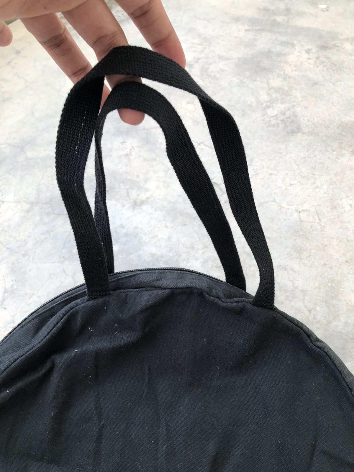 Ne-Net Ne-Net by Issey Miyake Big Cat Round Tote Bag Size ONE SIZE - 8 Thumbnail