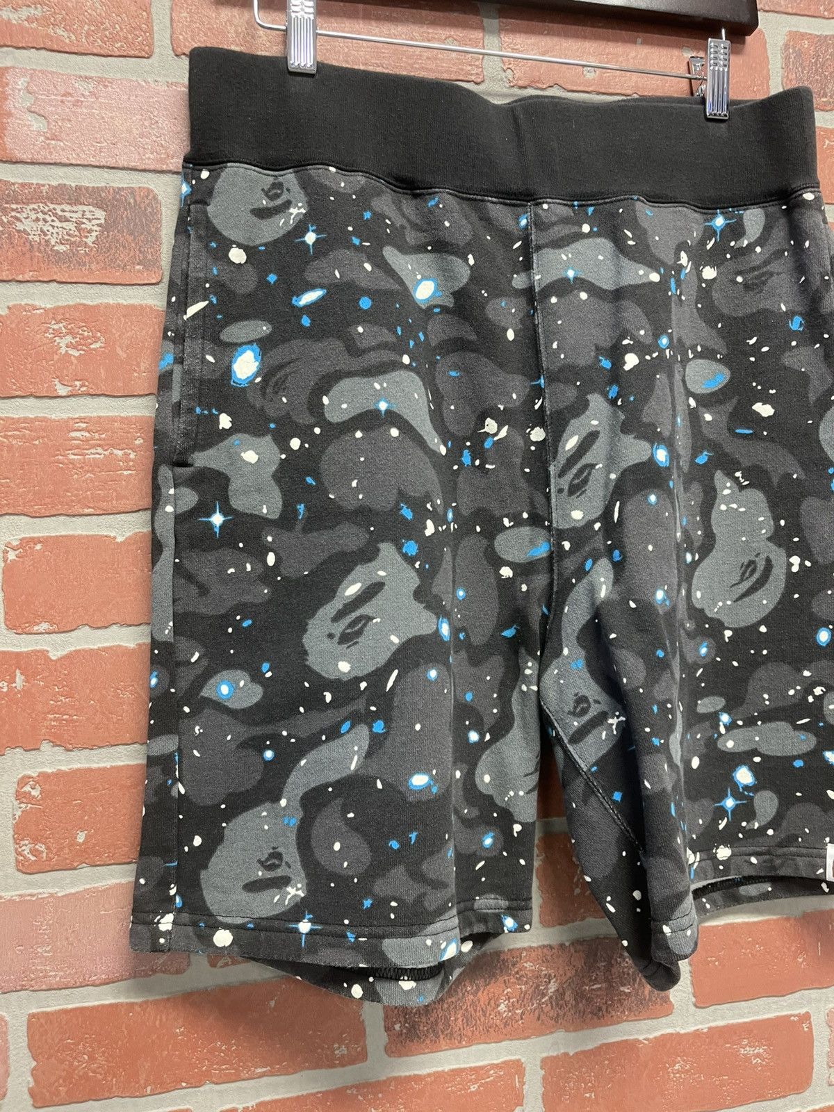 Bape Size L - Bape Snow Camo Shorts Great Condition Size US 32 / EU 48 - 2 Thumbnail