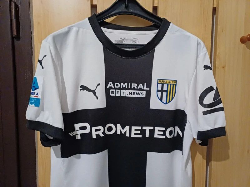 Puma Parma Calcio 2024/25 Match Issue shirt - Valeri #14 Size US M / EU 48-50 / 2 - 3 Thumbnail