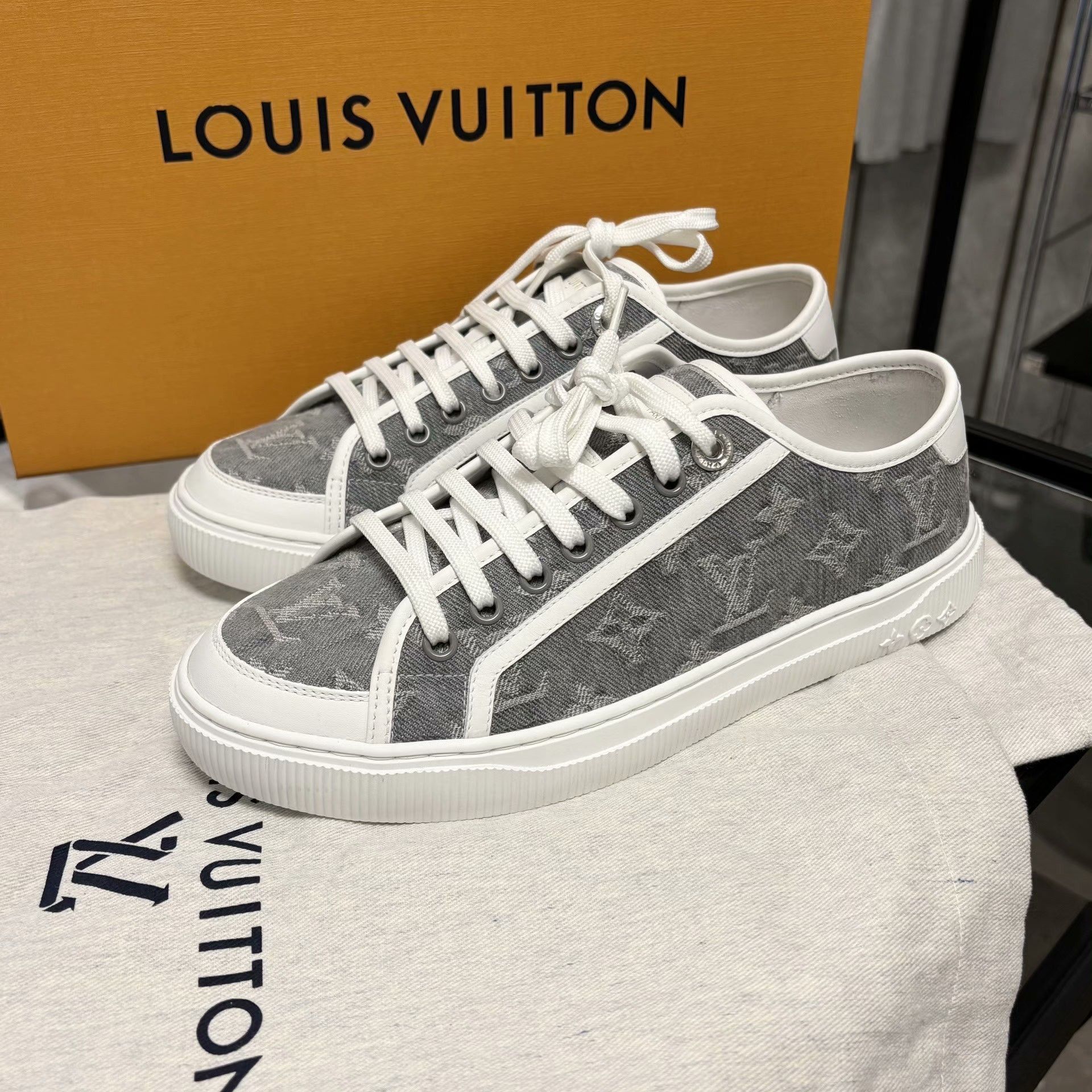 Louis Vuitton Louis Vuitton Denim Lowtop Sneakers 6.5 Men Size US 6.5 / EU 39-40 - 1 Thumbnail