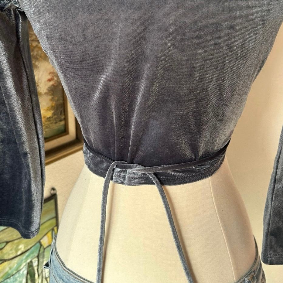 Forever 21 forever 21 blue velvet wrap crop top Size S / US 4 / IT 40 - 2 Thumbnail