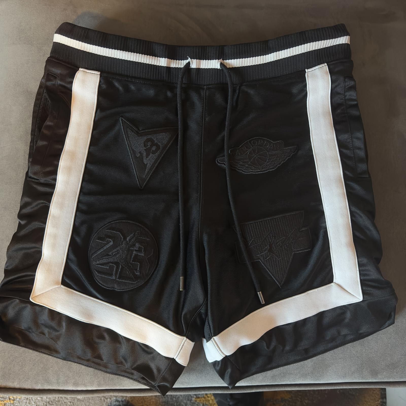 Designer Jordan - What The Ny to LA- Diamond Black Shorts w/Patches Size US 30 / EU 46 - 1 Thumbnail