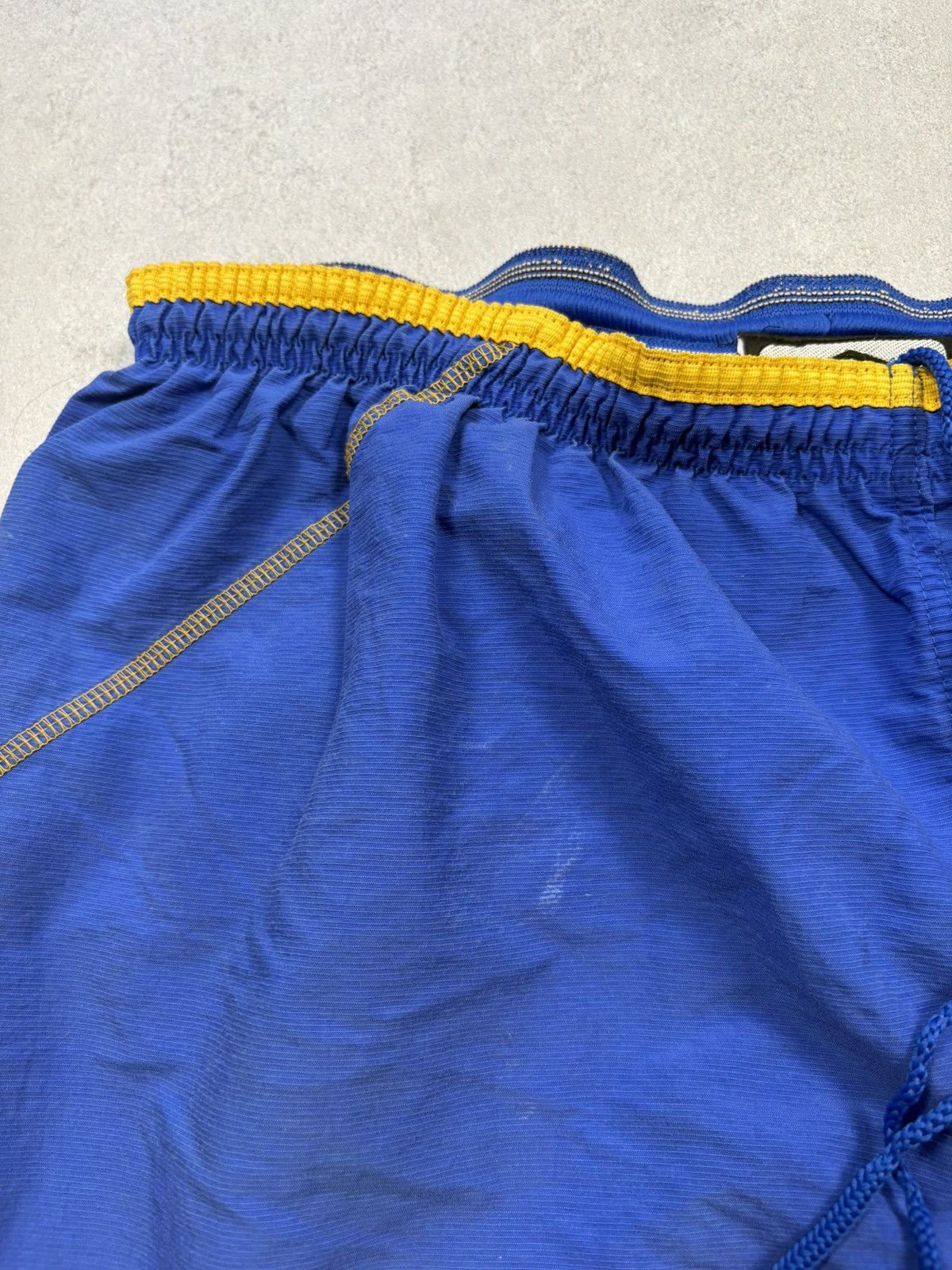 Chelsea Soccer Vintage Umbro Chelsea FC 2001/2002 Home Football Shorts M Size US 34 / EU 50 - 8 Thumbnail