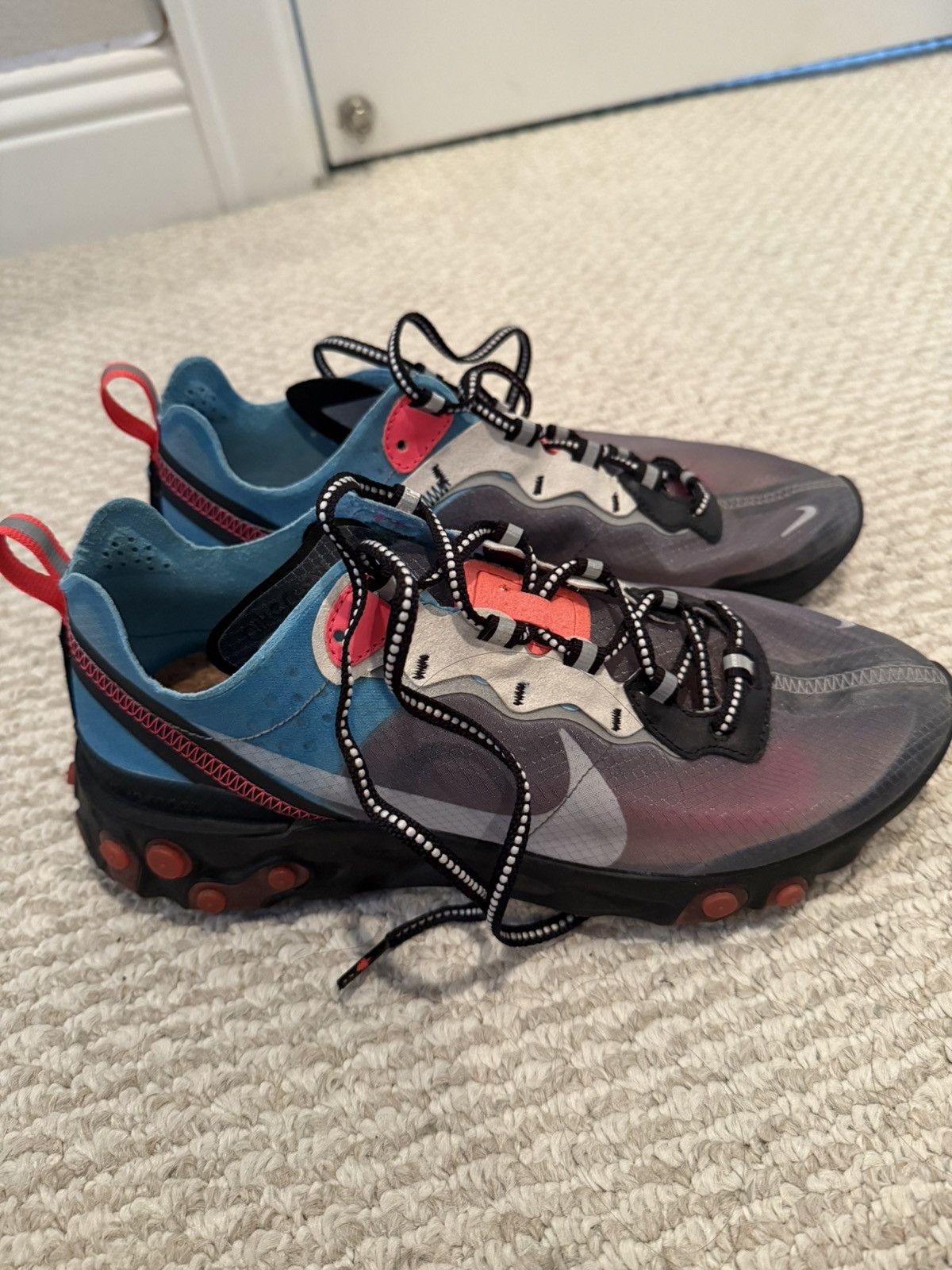 Nike Nike React Element 87 Solar Red Size US 8.5 / EU 41-42 - 2 Thumbnail