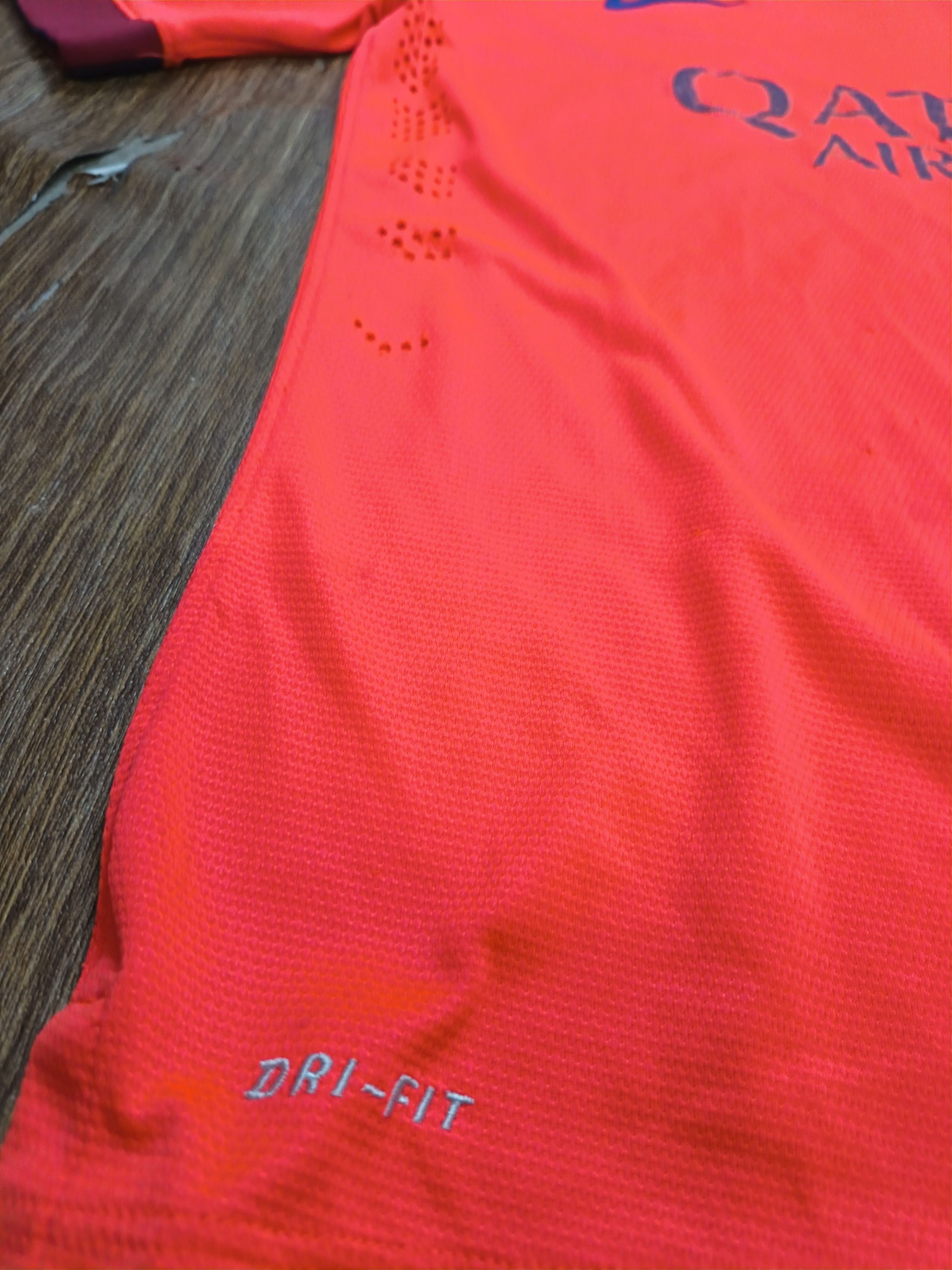 Other Barcalona away kit 2014/2015 bootleg Size US M / EU 48-50 / 2 - 7 Thumbnail