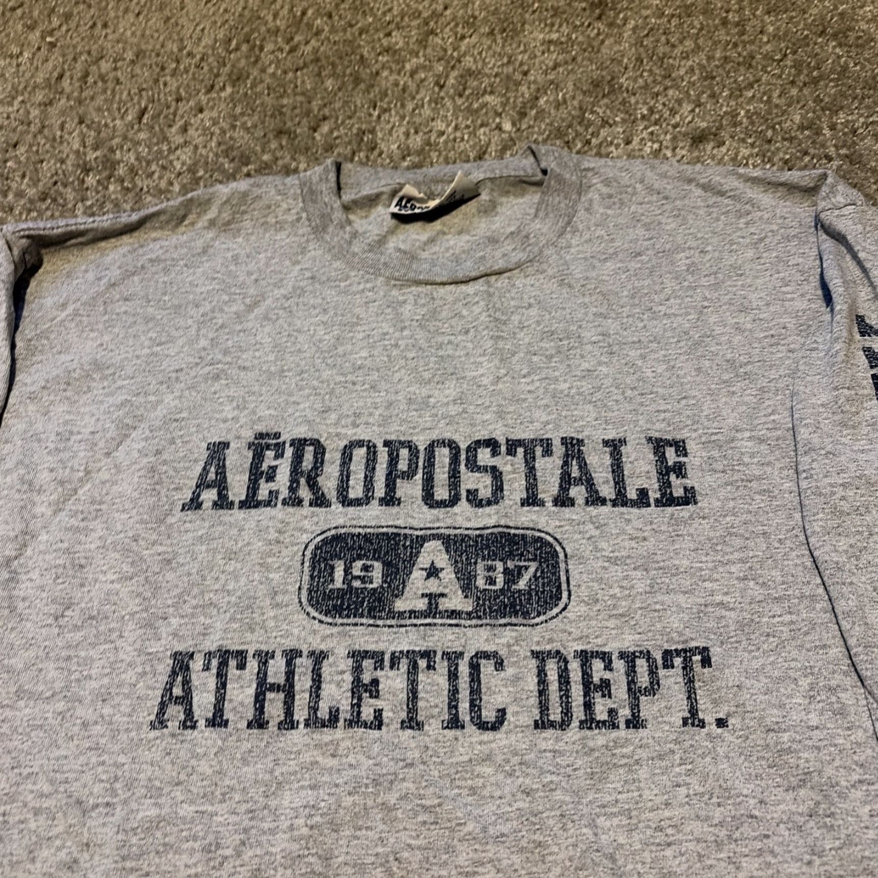 Aeropostale VINTAGE Aeropostale T-Shirt Athletic Long Sleeve Grey M Men Mallcore 2000s Y2K Shirt Size US M / EU 48-50 / 2 - 3 Thumbnail