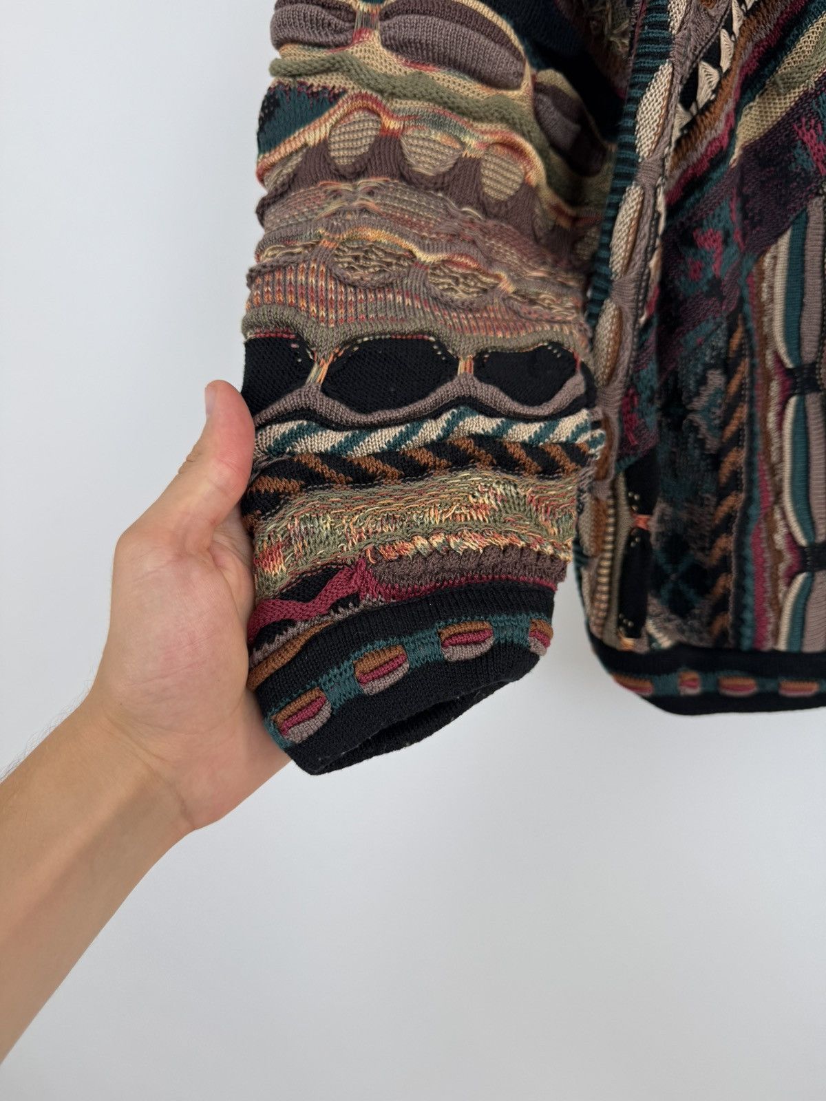 Tundra Canada Vintage Tundra Canada Abstract Knitted Coogi Style Sweater Size US L / EU 52-54 / 3 - 8 Thumbnail