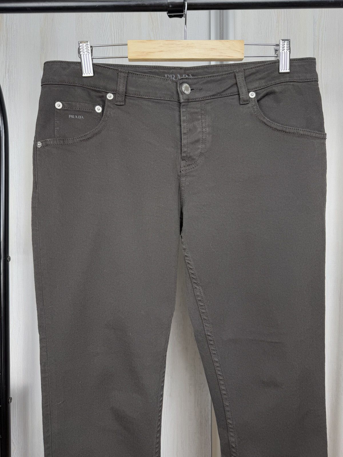 Prada PRADA DARK BROWN COTTON STRAIGHT FIT LOGO CROPPED ZIP JEANS Size 30" / US 8 / IT 44 - 5 Thumbnail