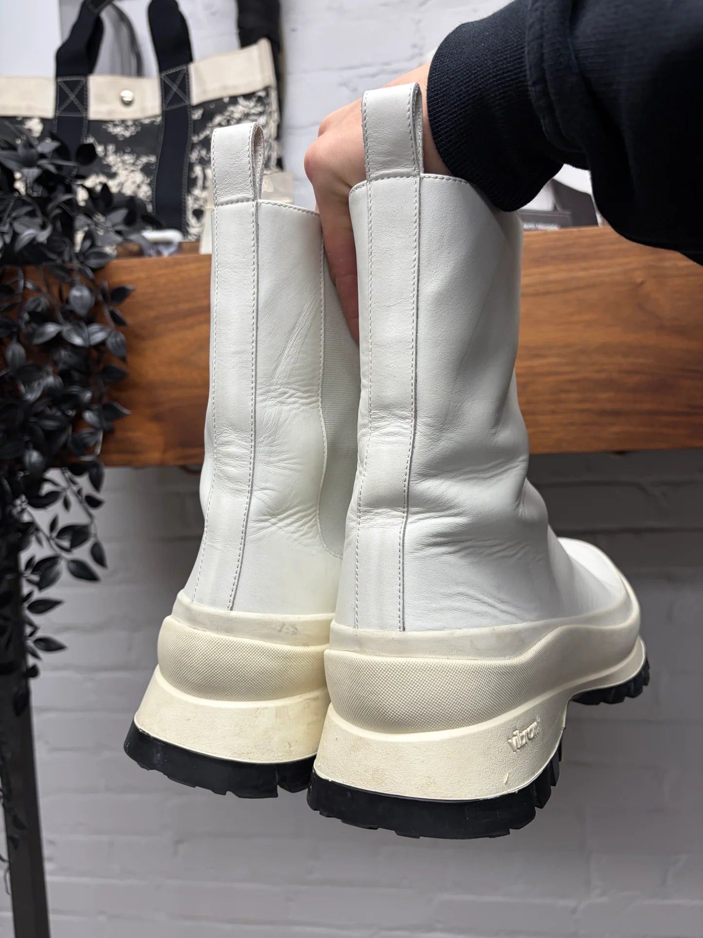 Jil Sander Jil Sander ‘Front Zip’ Cream White Leather Vibram Sole Hiking Boots Size US 9 / EU 42 - 4 Thumbnail