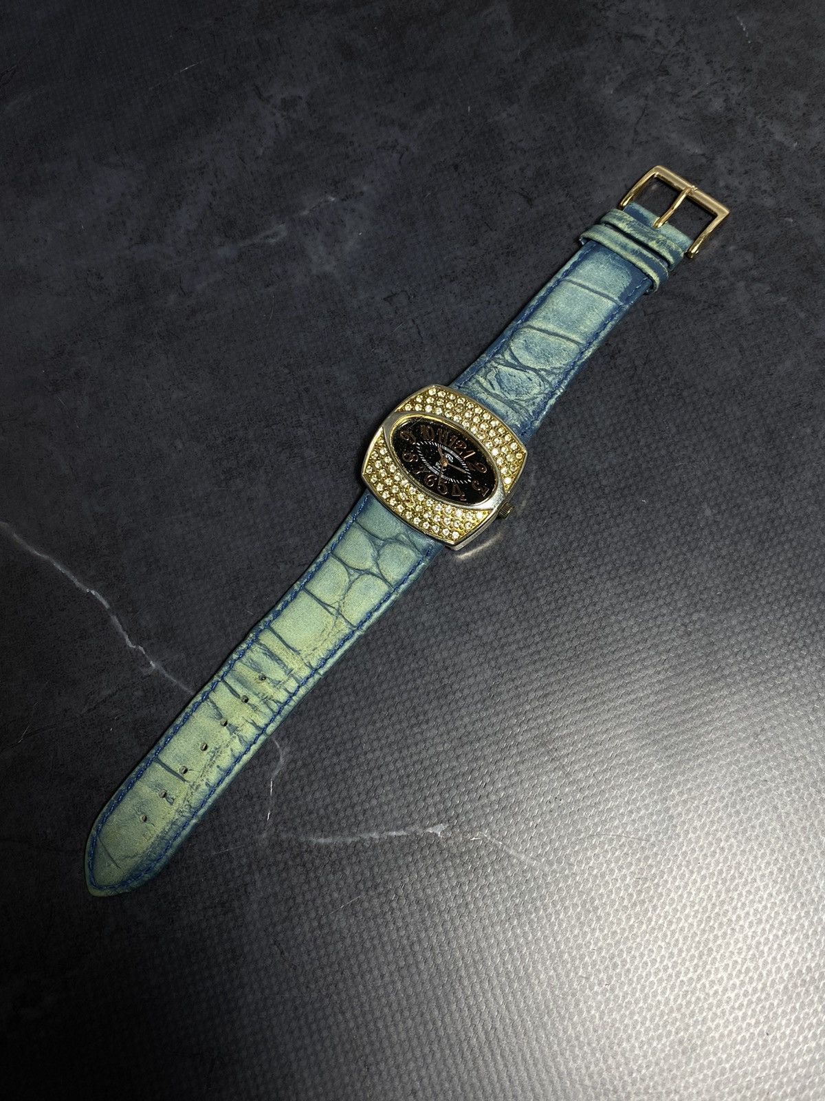 Japanese Brand Luxury Gold Crystal Watch | Vintage Design Size ONE SIZE - 1 Thumbnail