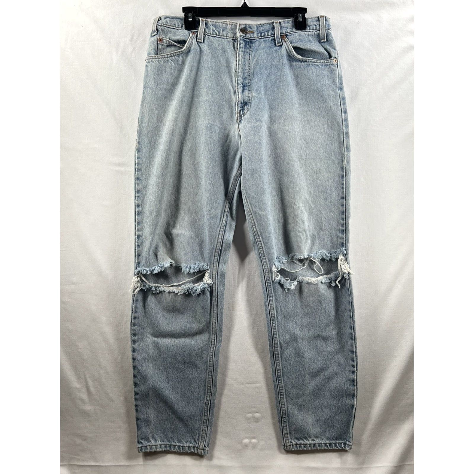 Levi's VINTAGE Levi's 550 Jeans Mens 34x30 Relaxed Mid Blue Denim, Relaxed Fit, Regular, 34 Inseam, Light Wash Blue, Levi's, Jeans, Men Size US 34 / EU 50 - 2 Thumbnail