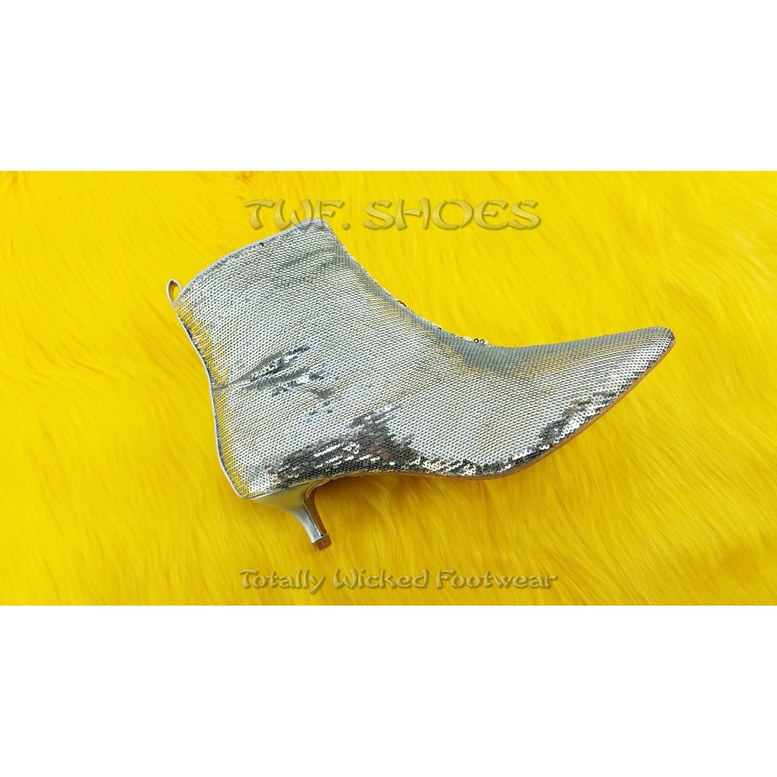 Other Harmoni Silver Sequin Pointy Toe 1.5" Kitten Heel Ankle Boot Size US 8 / IT 38 - 8 Thumbnail