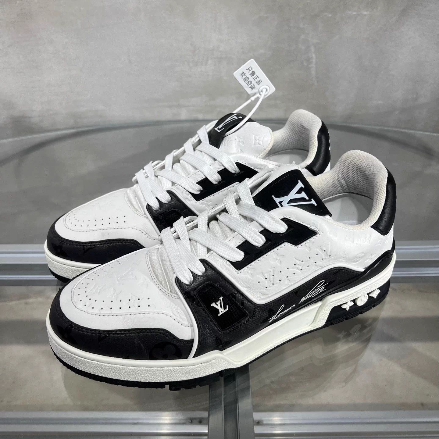 Louis Vuitton LV Trainer Black & White Embossed UK4 38 Size US 6.5 / IT 36.5 - 4 Thumbnail