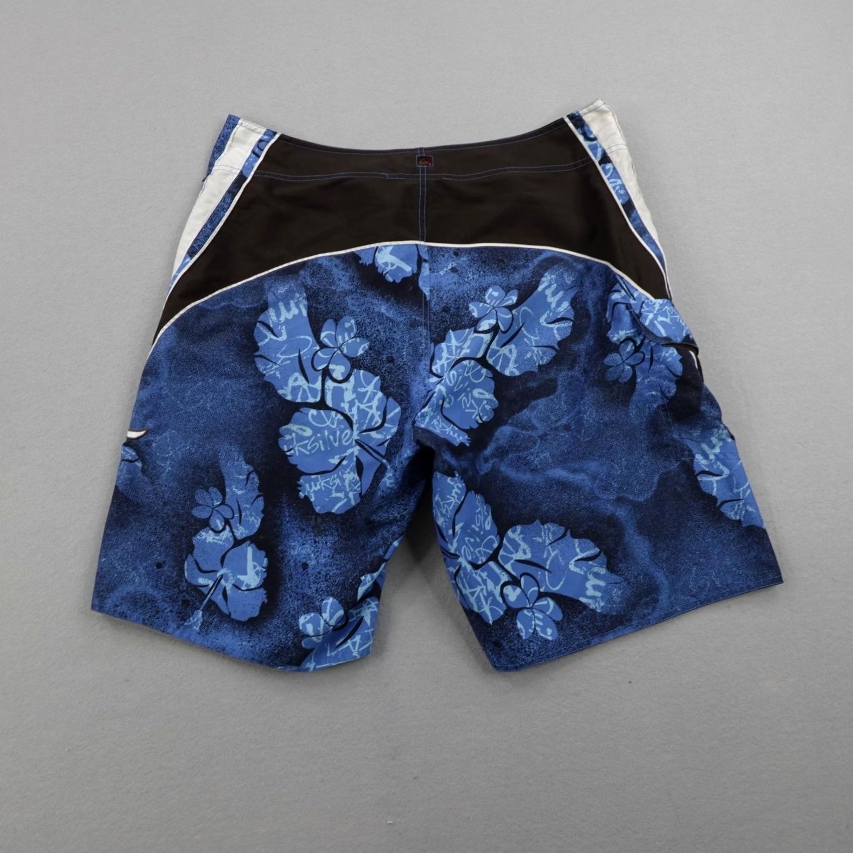 Quiksilver VINTAGE Quiksilver Board Shorts Mens 36 Blue Floral Swim Trunks Y2K Size US 36 / EU 52 - 4 Thumbnail