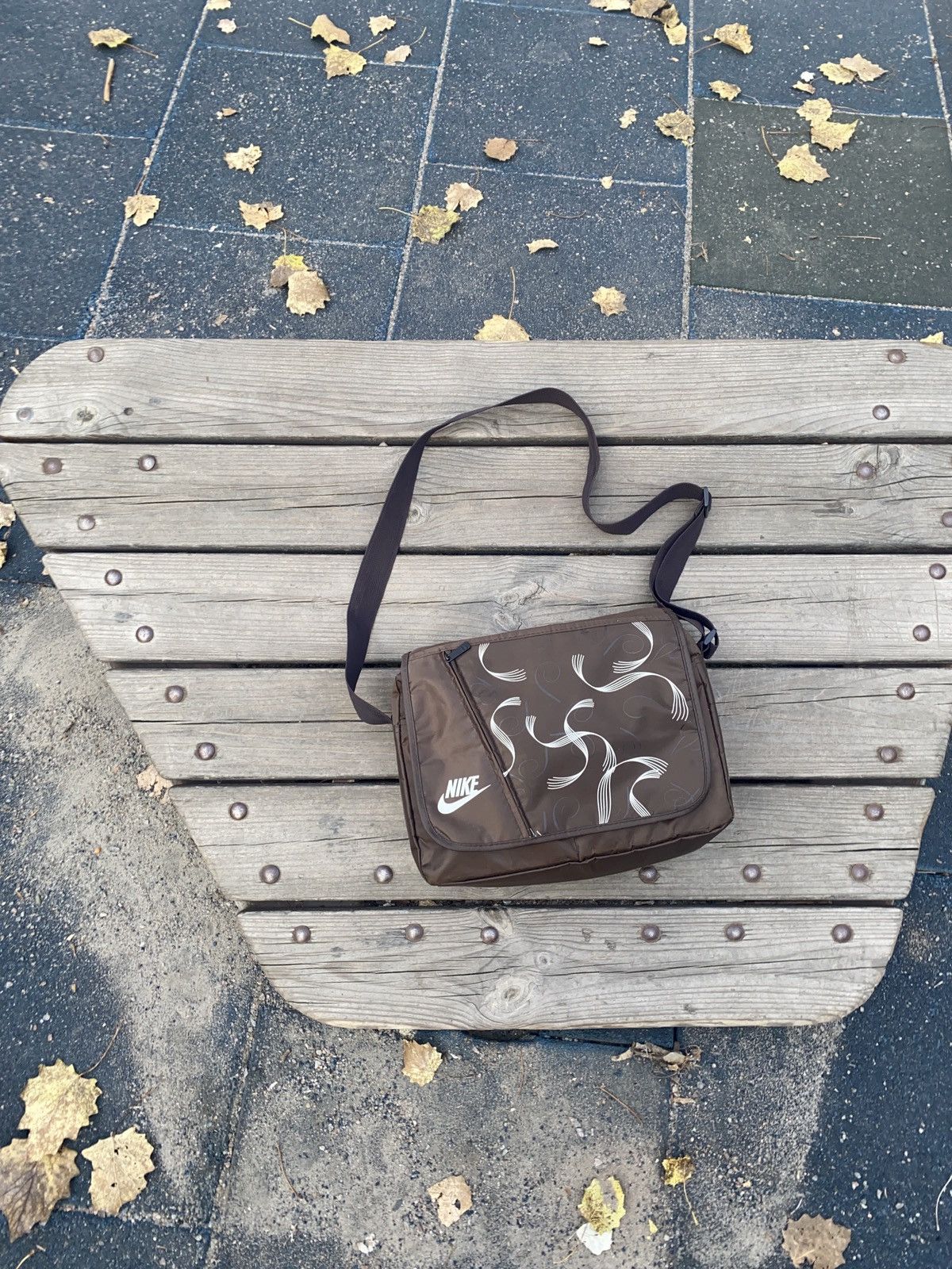 Nike Vintage Gorpcore Nike messenger sling pocket grailsale 🔥 bag Size ONE SIZE - 12 Thumbnail