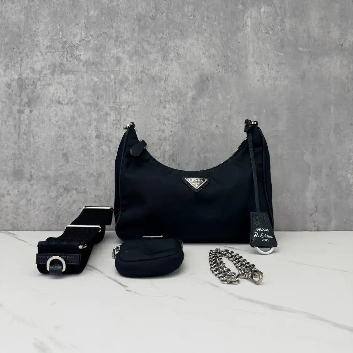 Prada PRADA Re-Edition 2005 black nylon logo crossbody bag Size ONE SIZE - 1 Thumbnail