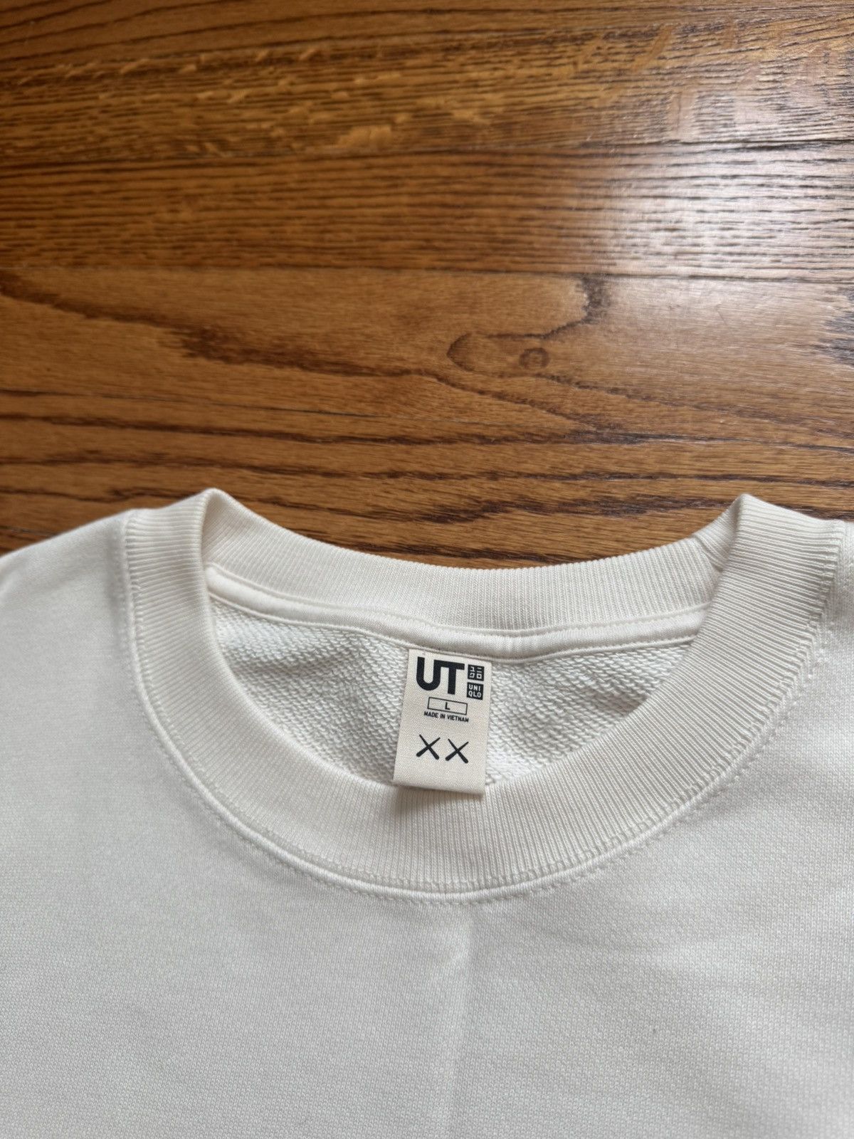 Kaws Kaws x Uniqlo Longsleeve Sweatshirt Size US L / EU 52-54 / 3 - 4 Thumbnail