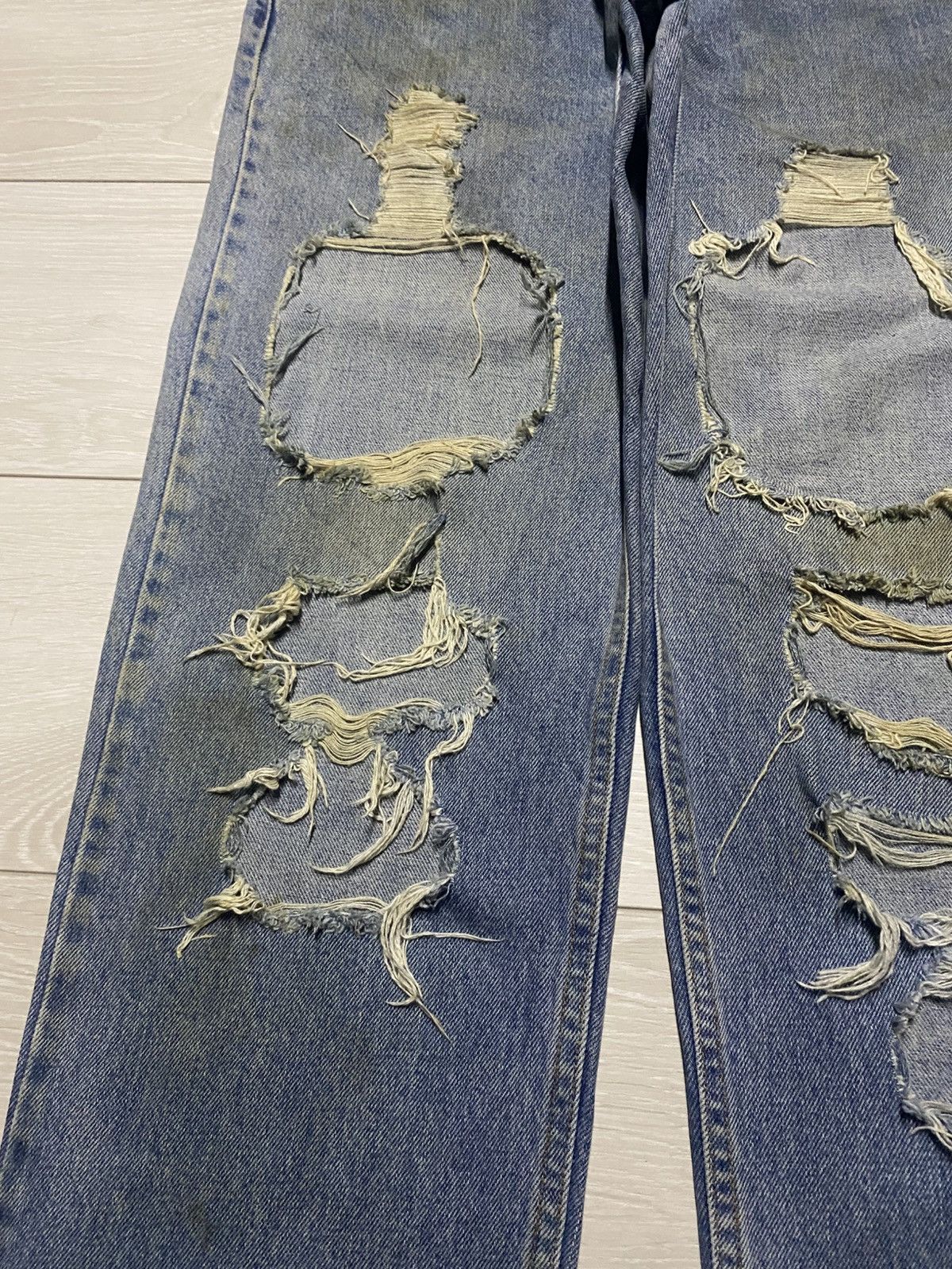 Levi's Vintage Levis Mud Wash Grunge Ripped Jeans Size US 32 / EU 48 - 7 Thumbnail