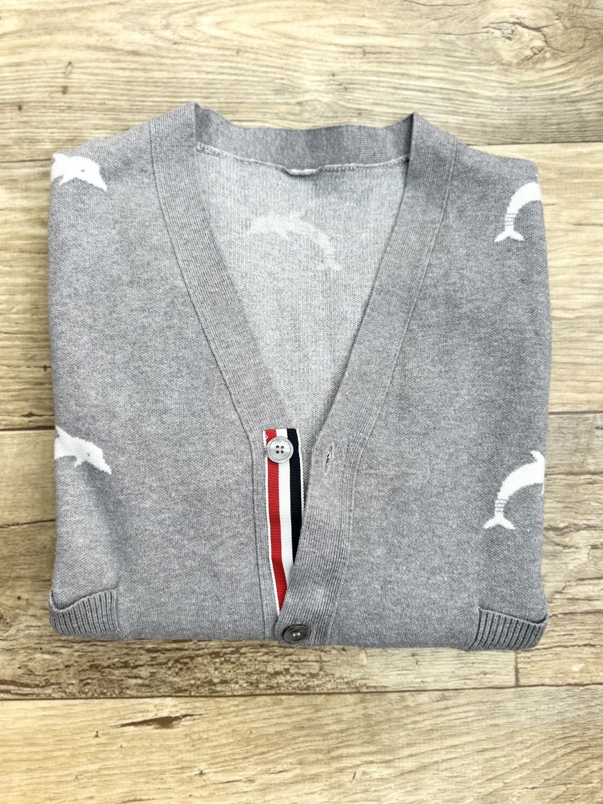 Thom Browne Cardigan decorated with Dolphins in 100% cashmere Size US M / EU 48-50 / 2 - 23 Thumbnail