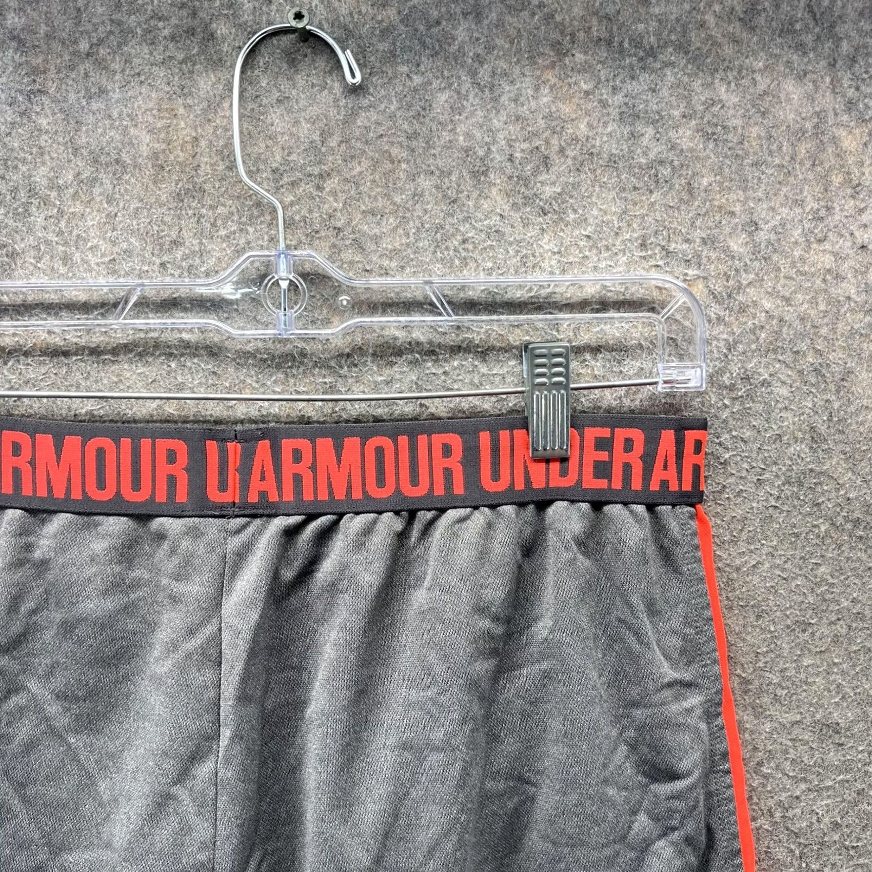 Under Armour Under Armour Shorts Womens Large Gray Red HeatGear Loose Athletic Running Size 36" / US 14 / IT 50 - 4 Thumbnail