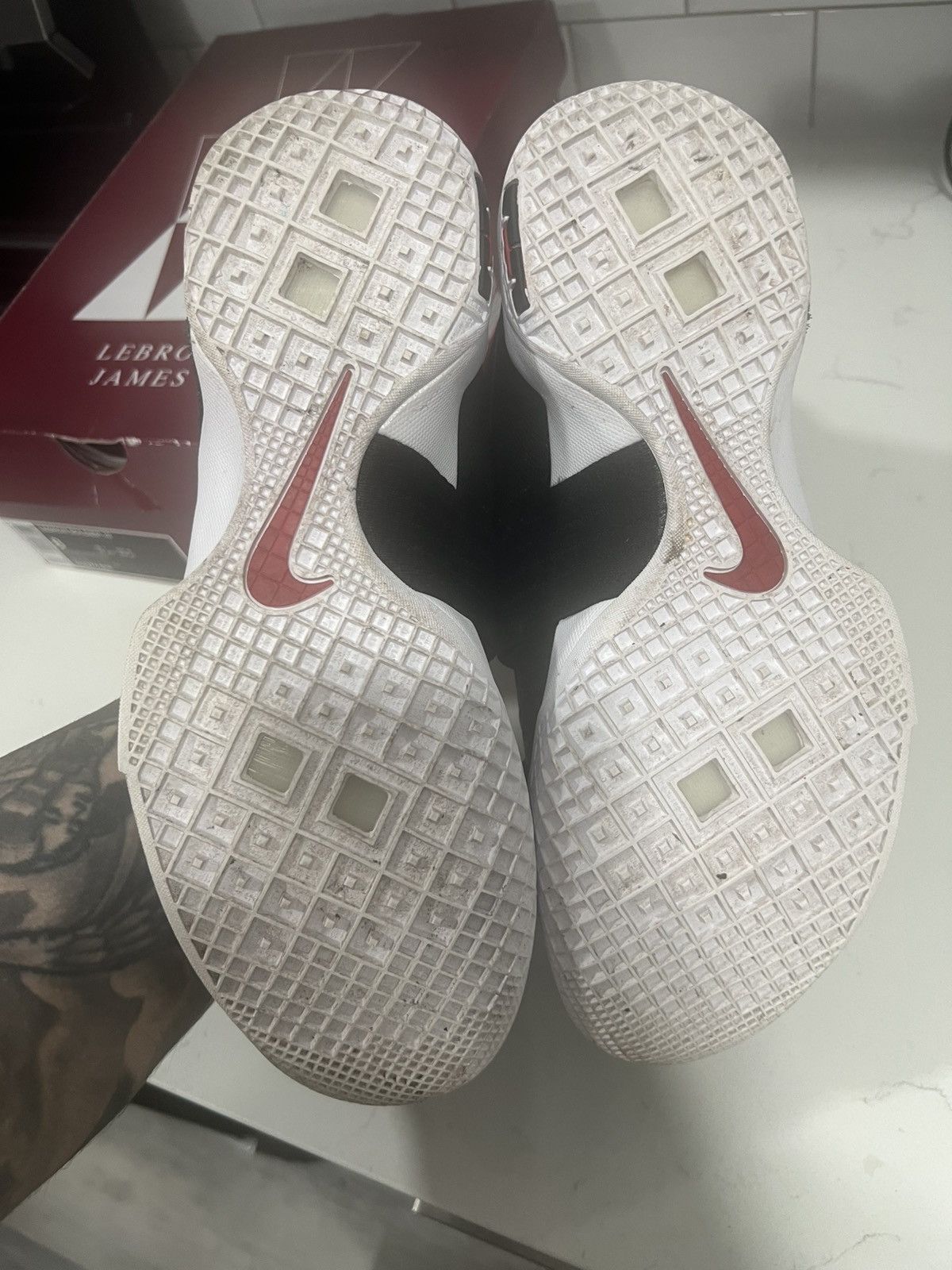 Nike Nike LeBron soldier 10 Size US 8 / EU 41 - 8 Thumbnail