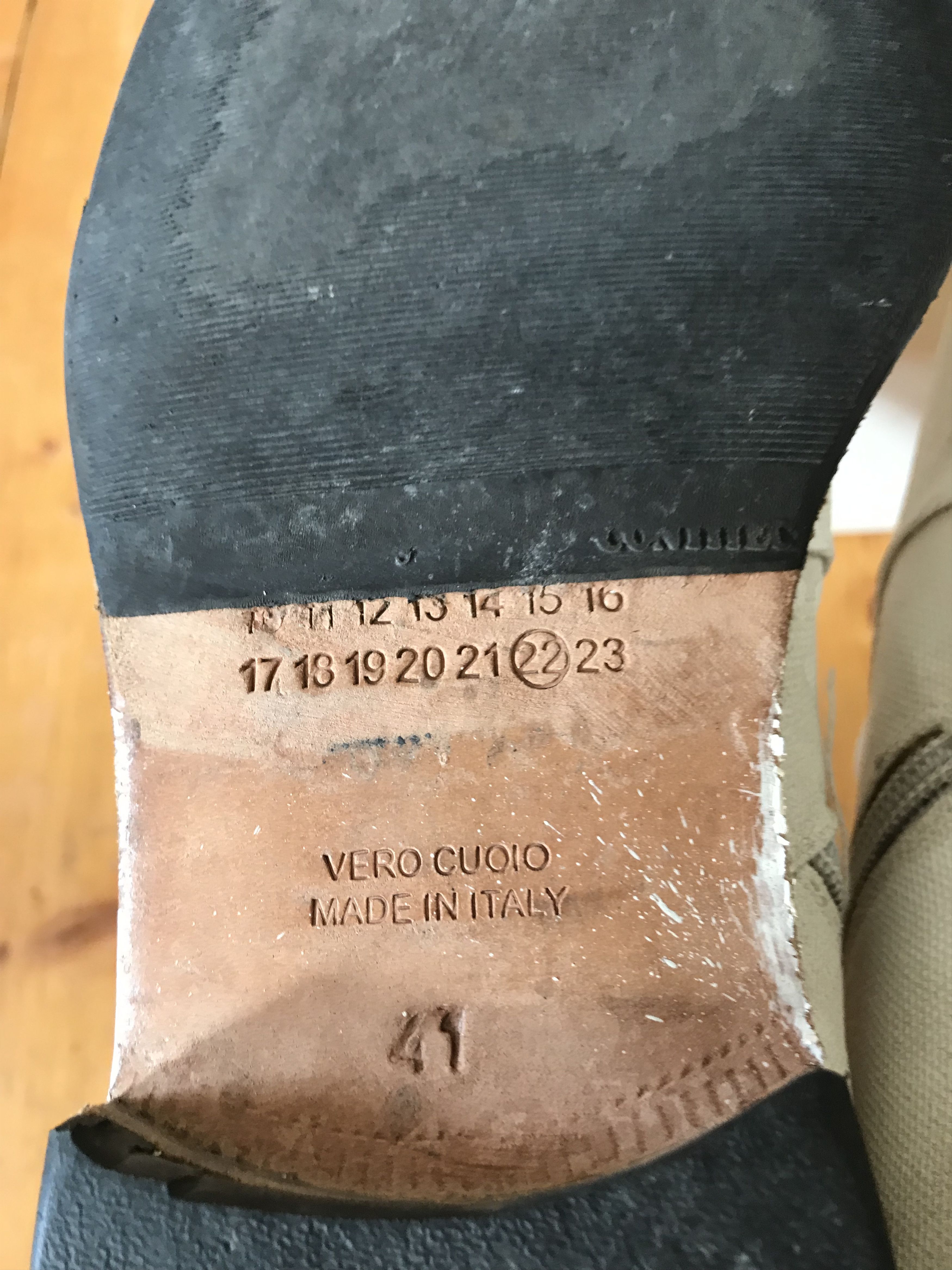 Maison Margiela SS07 Martin Margiela 22 white painted canvas boots Size US 8.5 / EU 41-42 - 11 Thumbnail