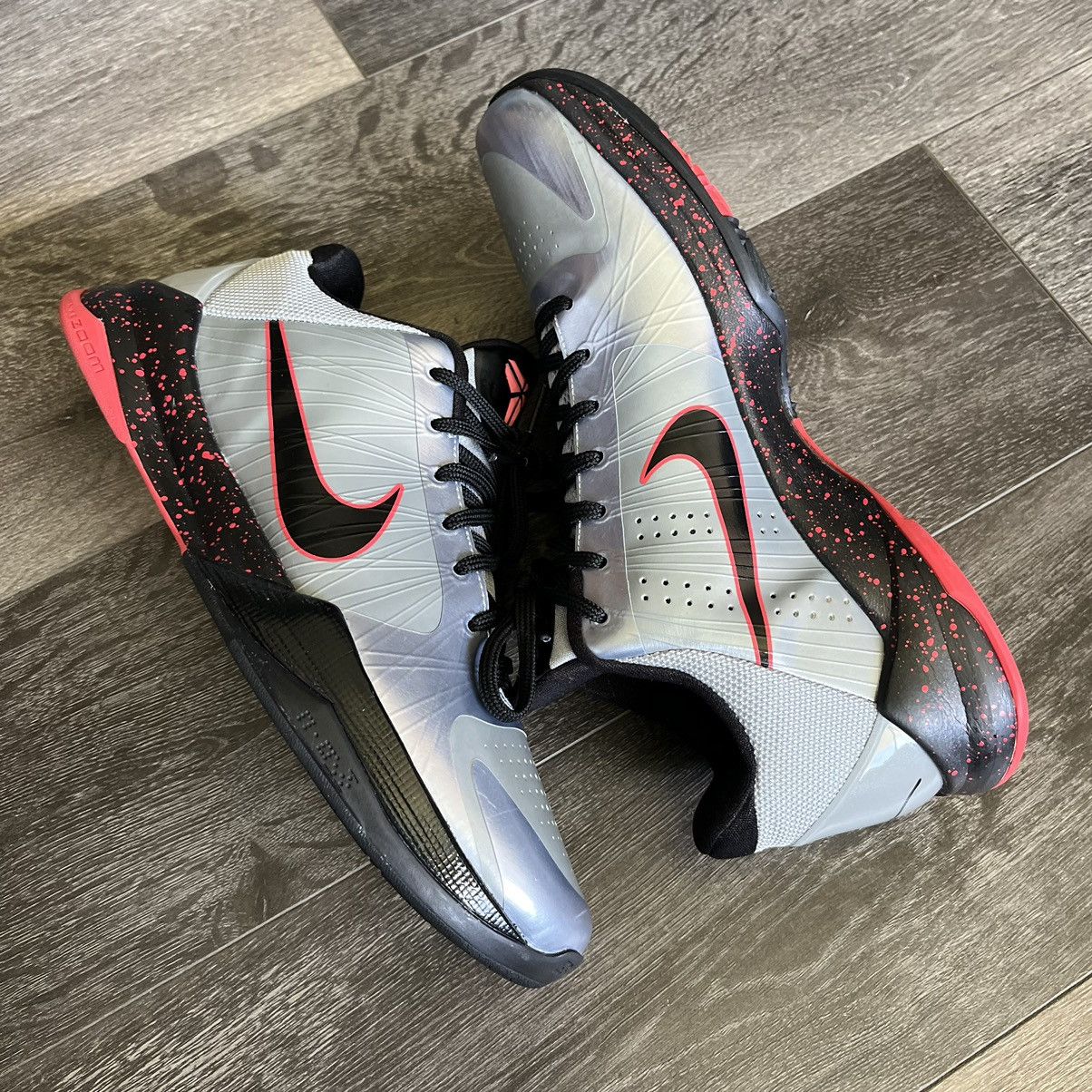 image of Kobe Mentality x Nike Vintage 2010 Nike Zoom Kobe 5 V Low Basketball Shoes Size 10 in Wolf Grey