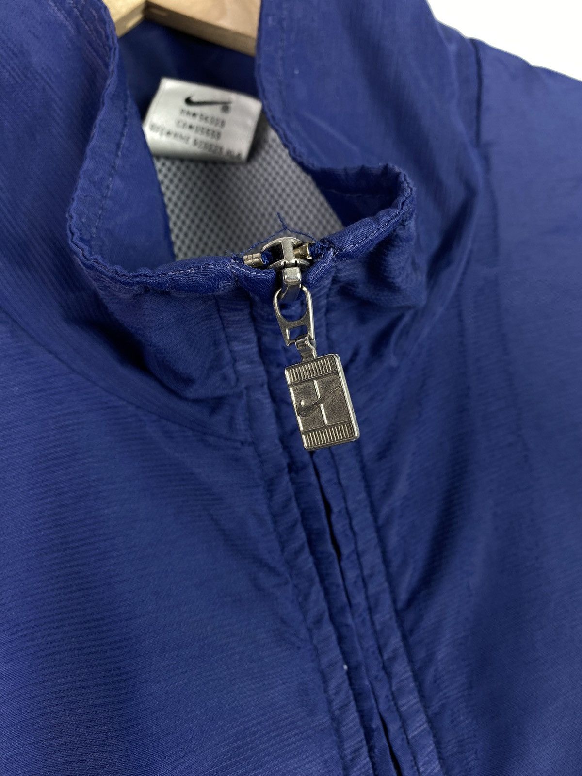 Nike VTG Nike Court men’s nylon windbreaker jacket size L Size US L / EU 52-54 / 3 - 11 Thumbnail