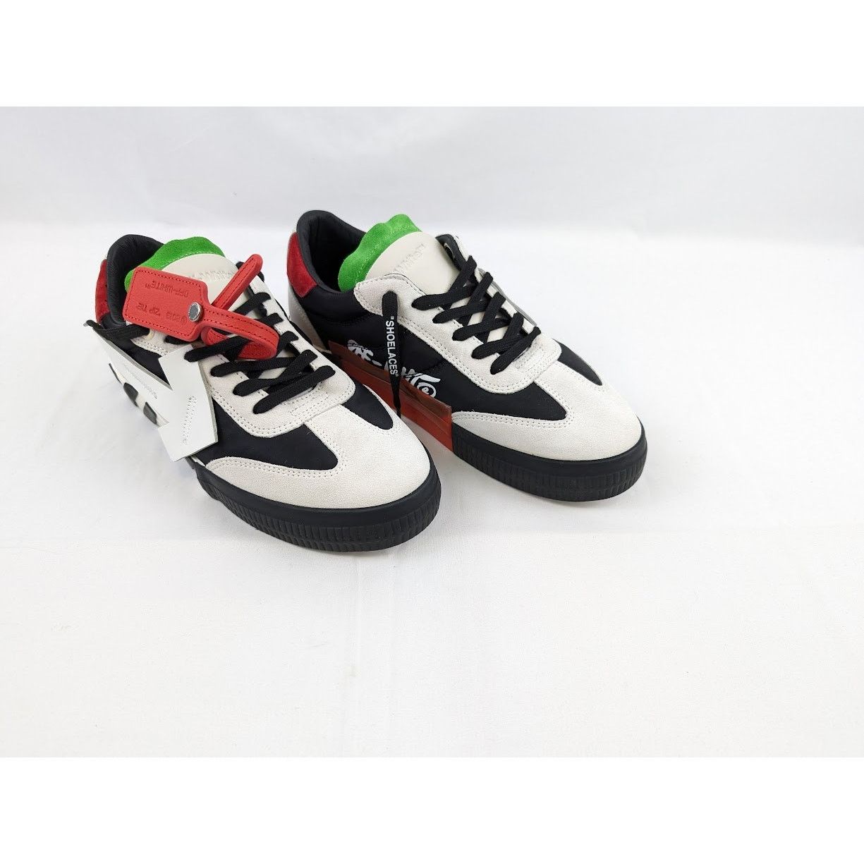 Off-White o1rshd1 Floating Arrow Low-Top Sneakers in Off White Size US 8 / EU 41 - 14 Thumbnail