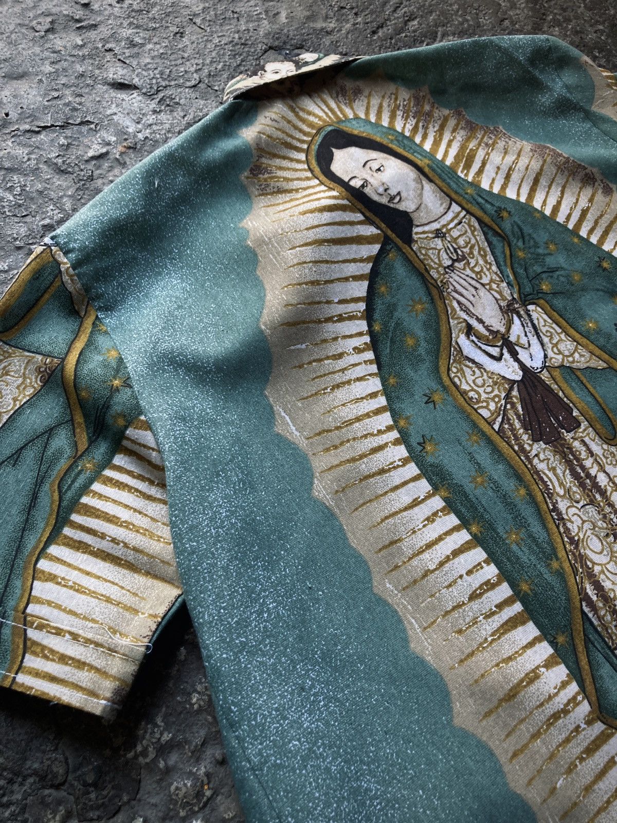 Vintage Virgin Mary / Virgen De Guadalupe Size US L / EU 52-54 / 3 - 10 Thumbnail
