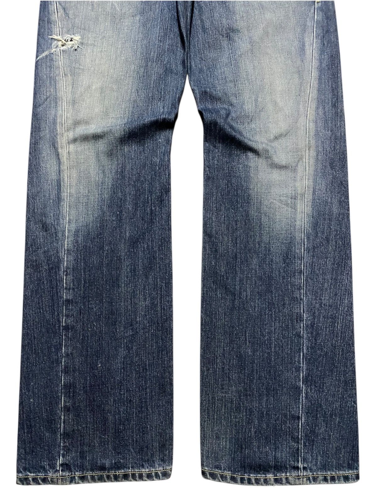 Levi's Vintage Clothing Levis Y2K Engineered Blue Wash Distressed Twist Leg Jean Size US 34 / EU 50 - 5 Thumbnail