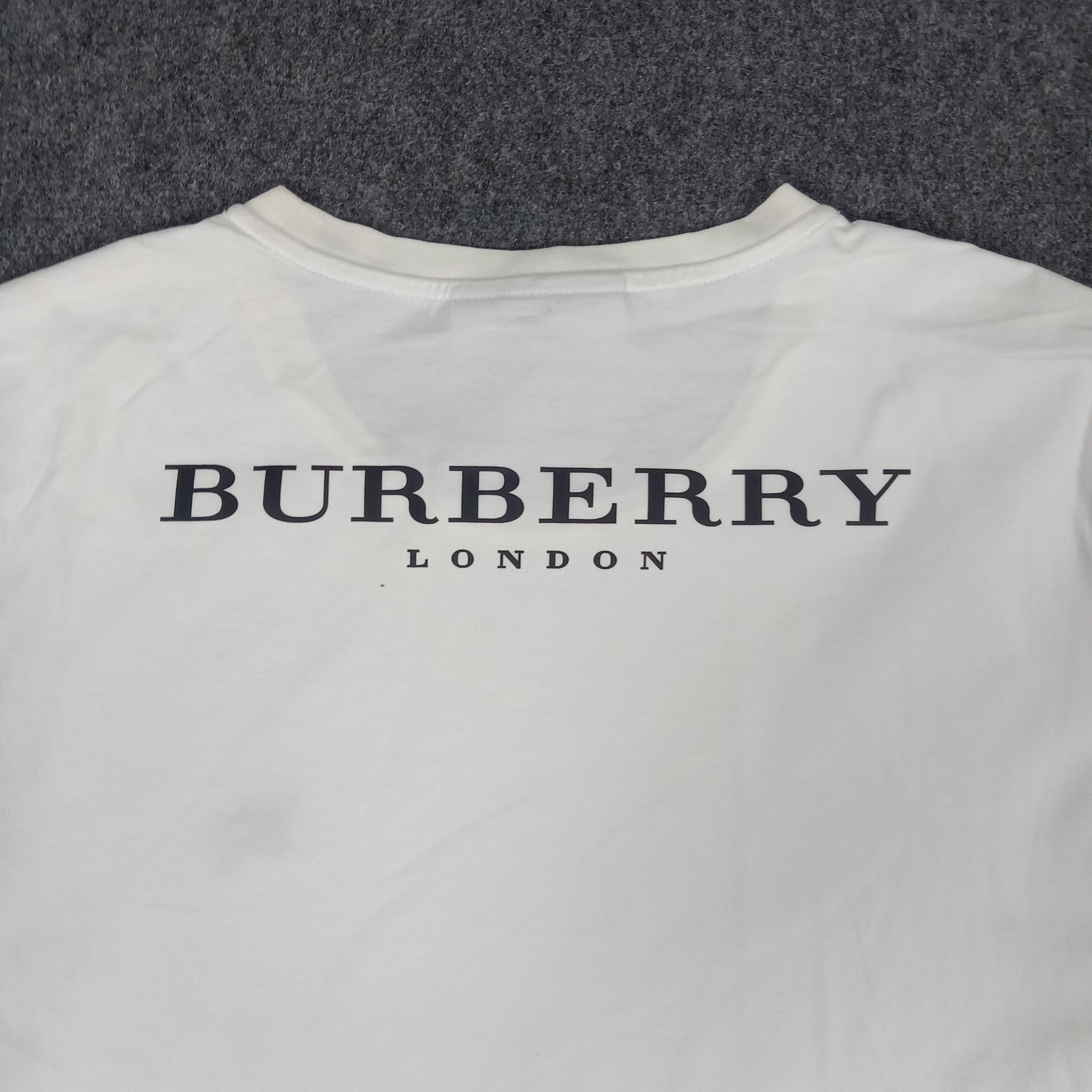 Burberry × Vintage Burberry London Luxury Brand Small Logo Tshirt Size US M / EU 48-50 / 2 - 2 Thumbnail