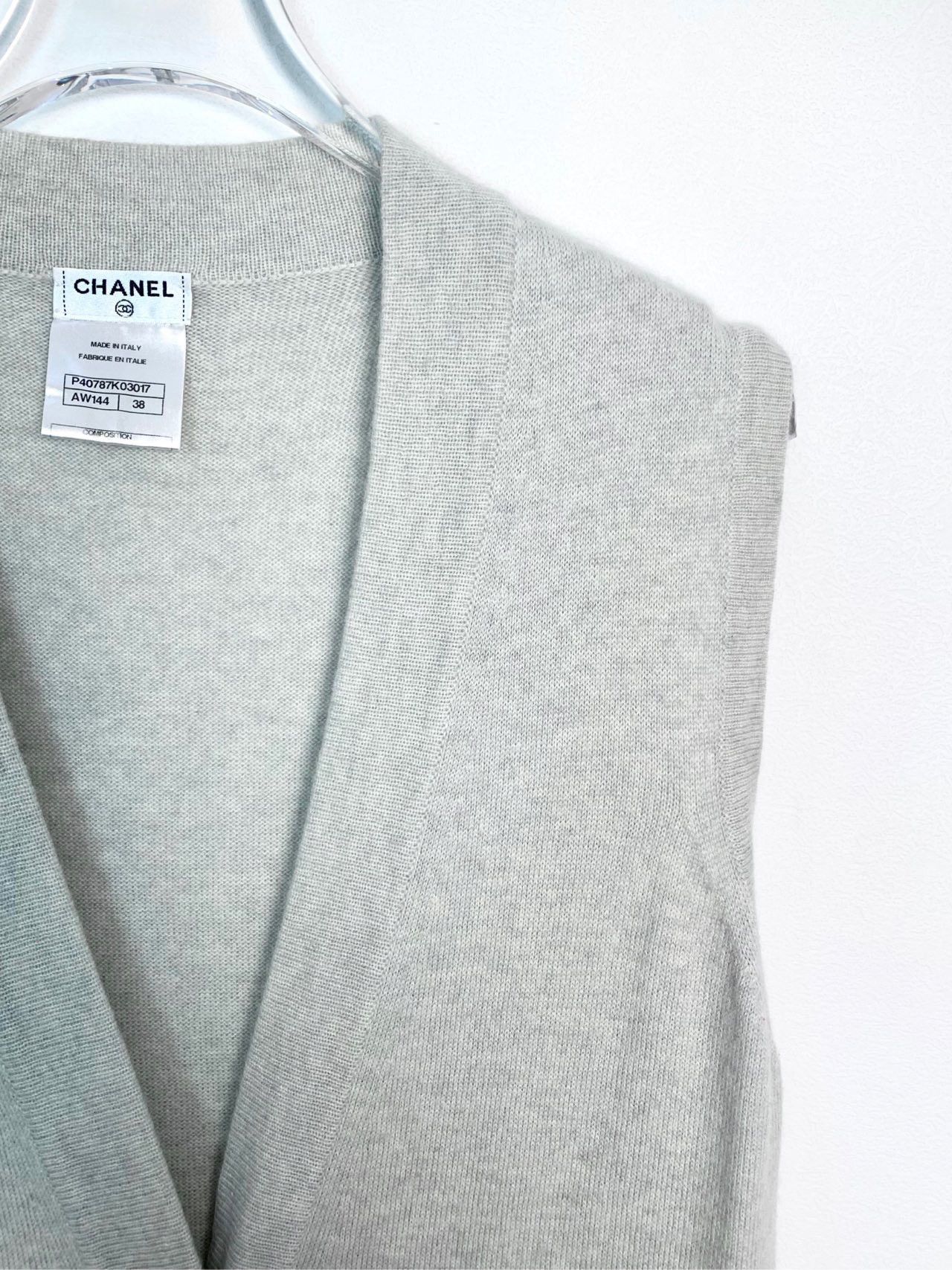 Chanel Chanel Women Sleeveless Long Knit Cardigan Light Grey K26WX Size XS / US 0-2 / IT 36-38 - 3 Thumbnail