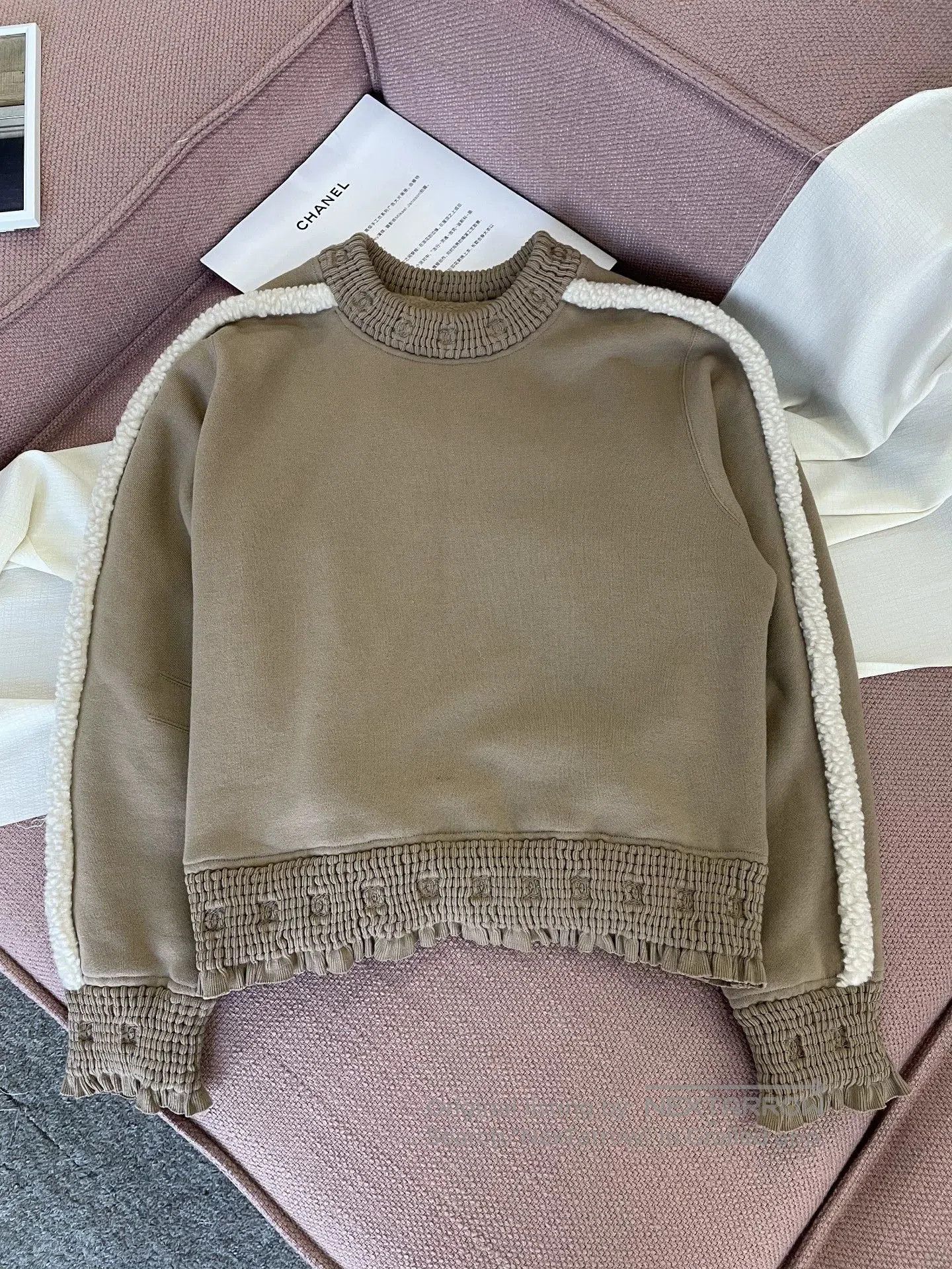 Chanel Chanel 24K Beige Teddy Fleece Sweatshirt . Size US L / EU 52-54 / 3 - 2 Thumbnail