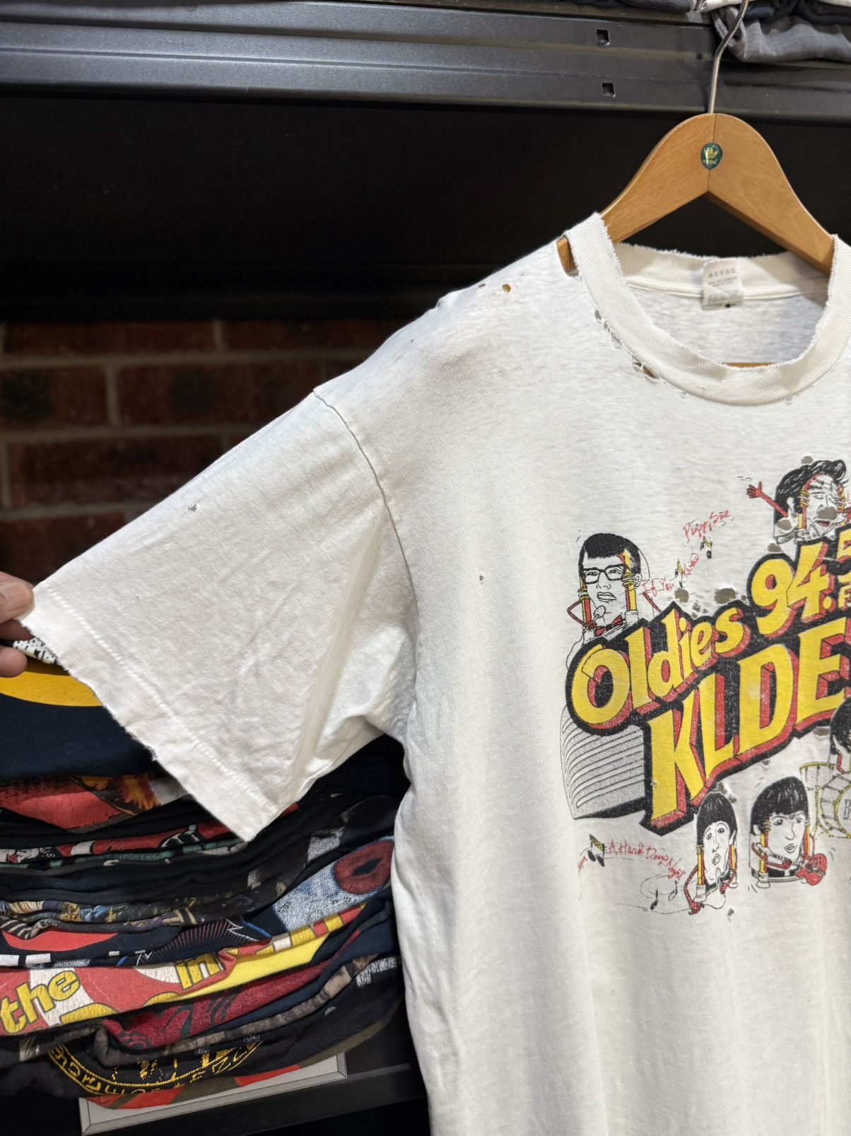 Band Tees Thrashed Vintage 90s The Beatles Klde Grunge Tee Size US L / EU 52-54 / 3 - 7 Thumbnail