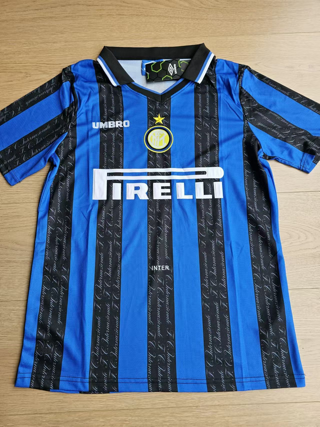 Other 1997 98 Inter Milan #10 Ronaldo Jersey R9 Inter Milan M Size US M / EU 48-50 / 2 - 2 Thumbnail